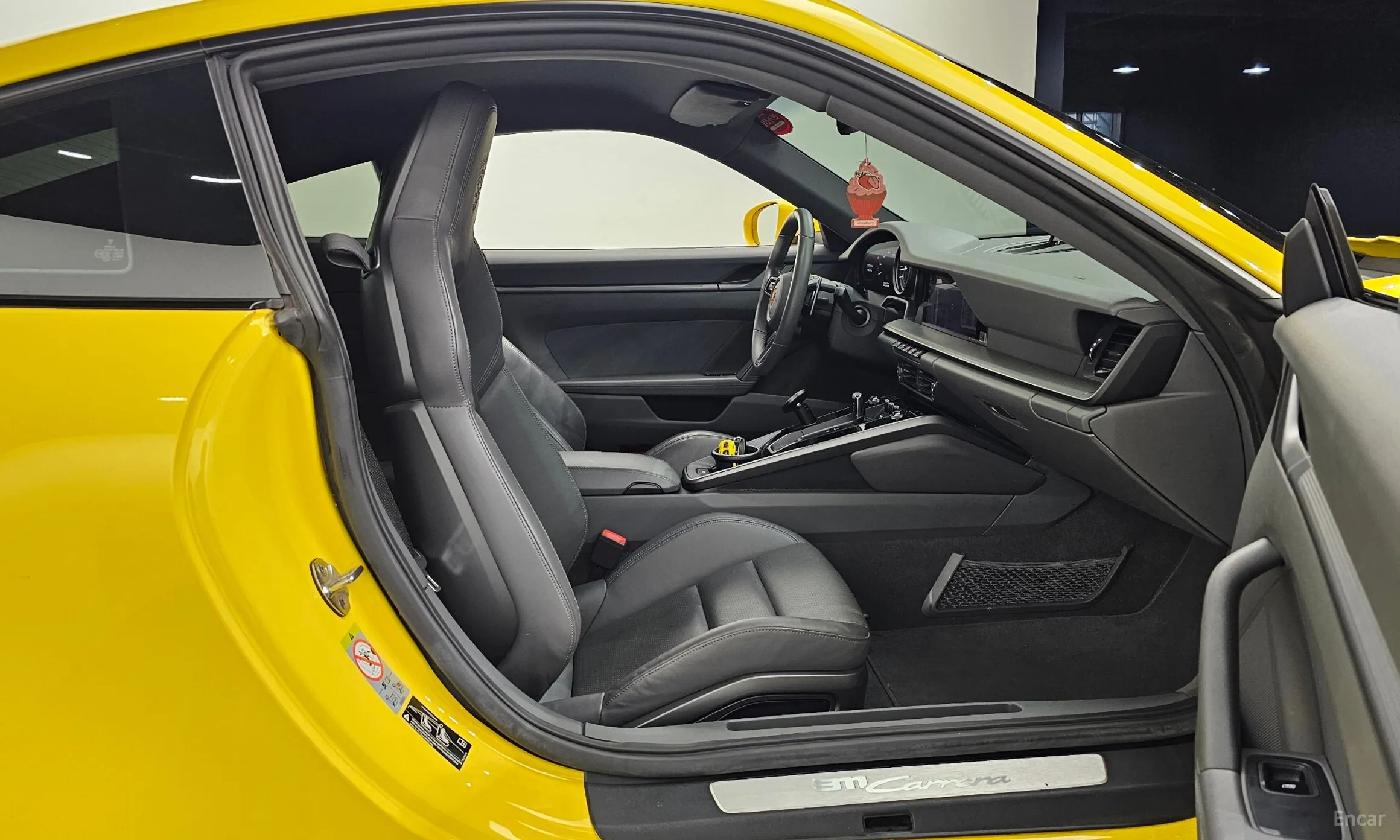 Porsche 911 (992) превью 10