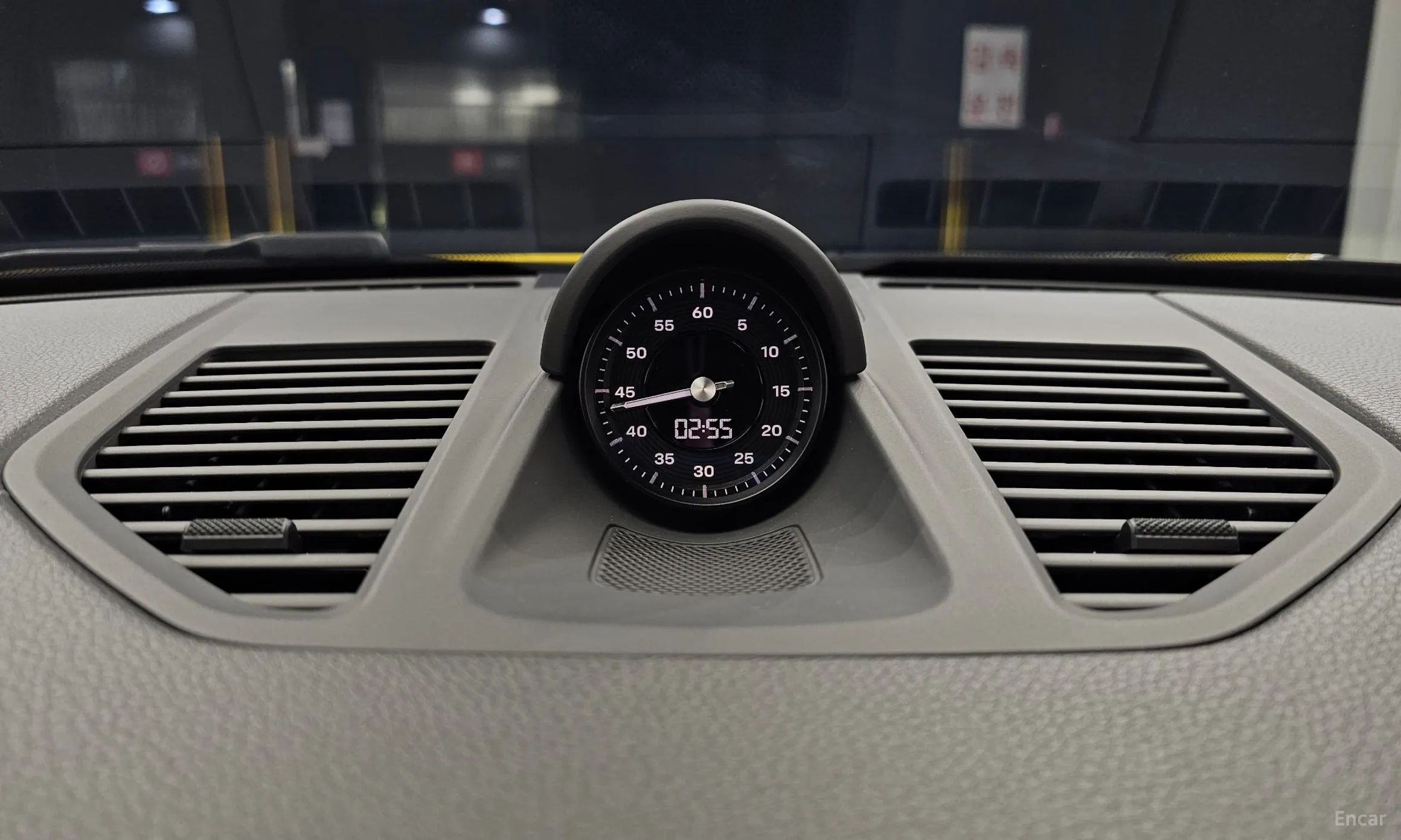 Porsche 911 (992) превью 19