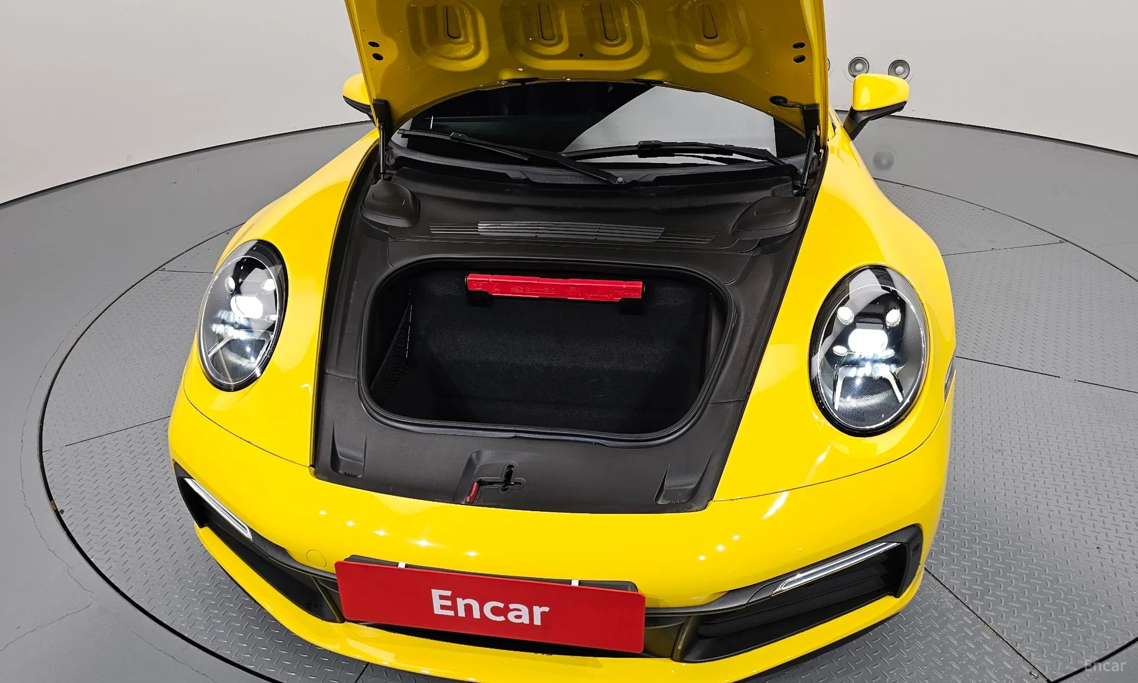 Porsche 911 (992) превью 20