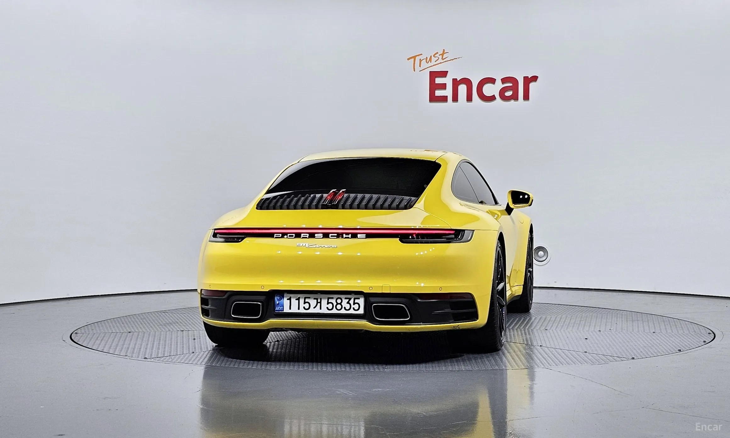 Porsche 911 (992) превью 4