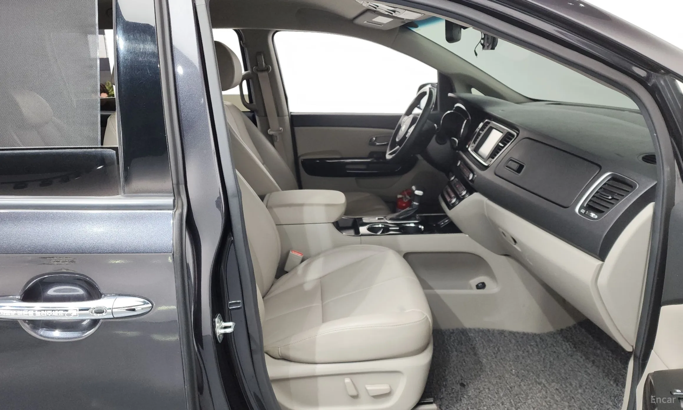 Kia Carnival превью 11
