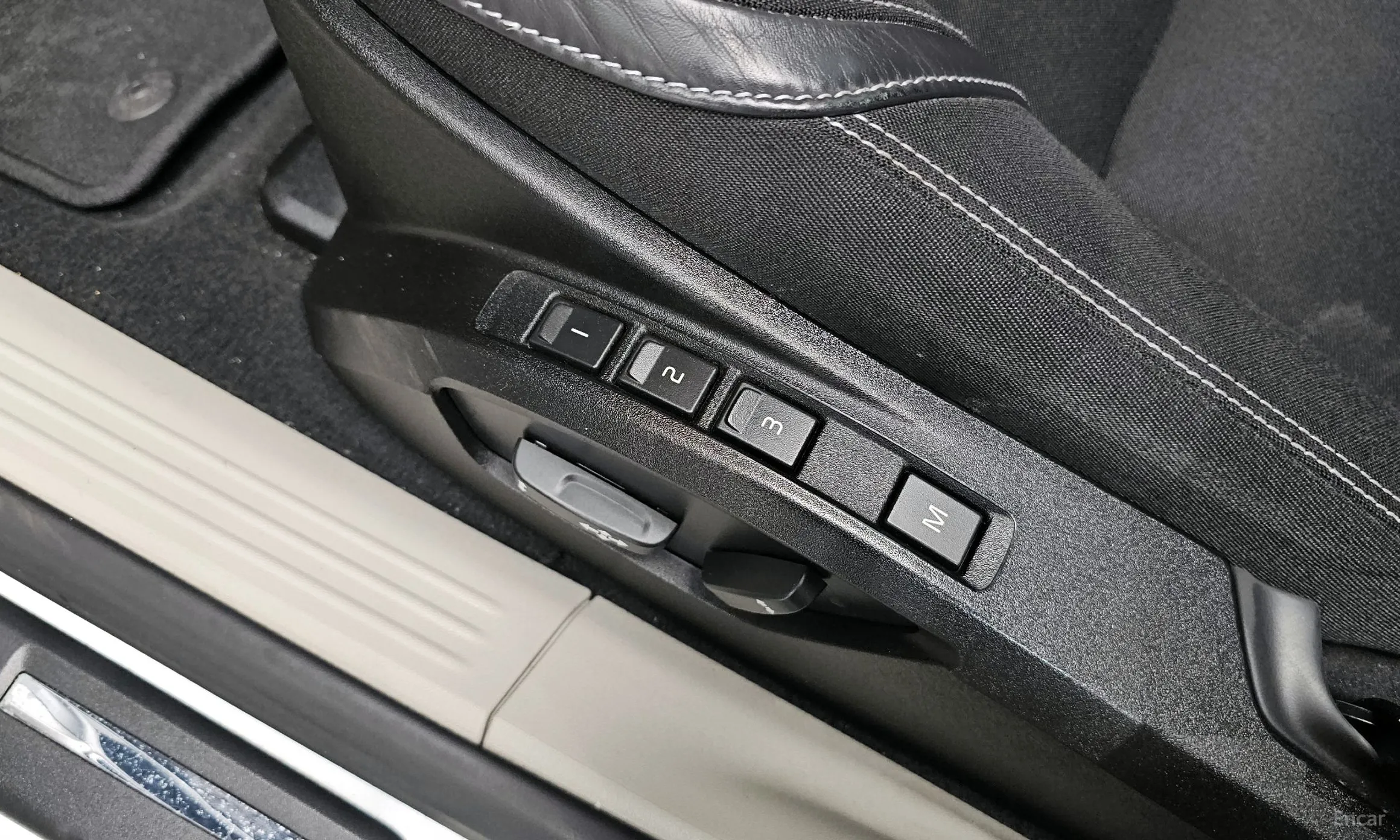 Volvo V40 превью 17