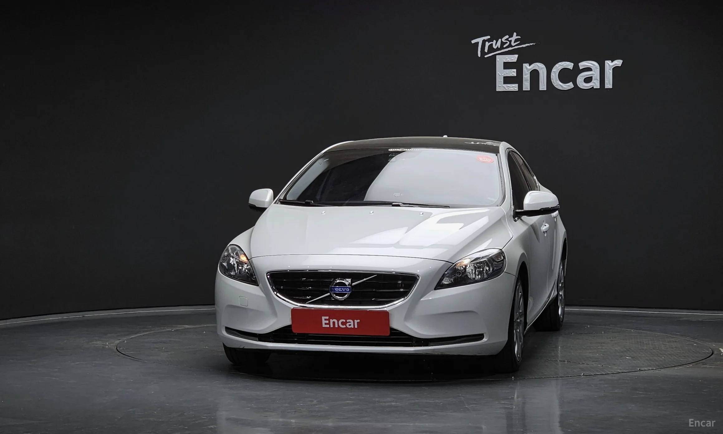 Volvo V40 превью 3