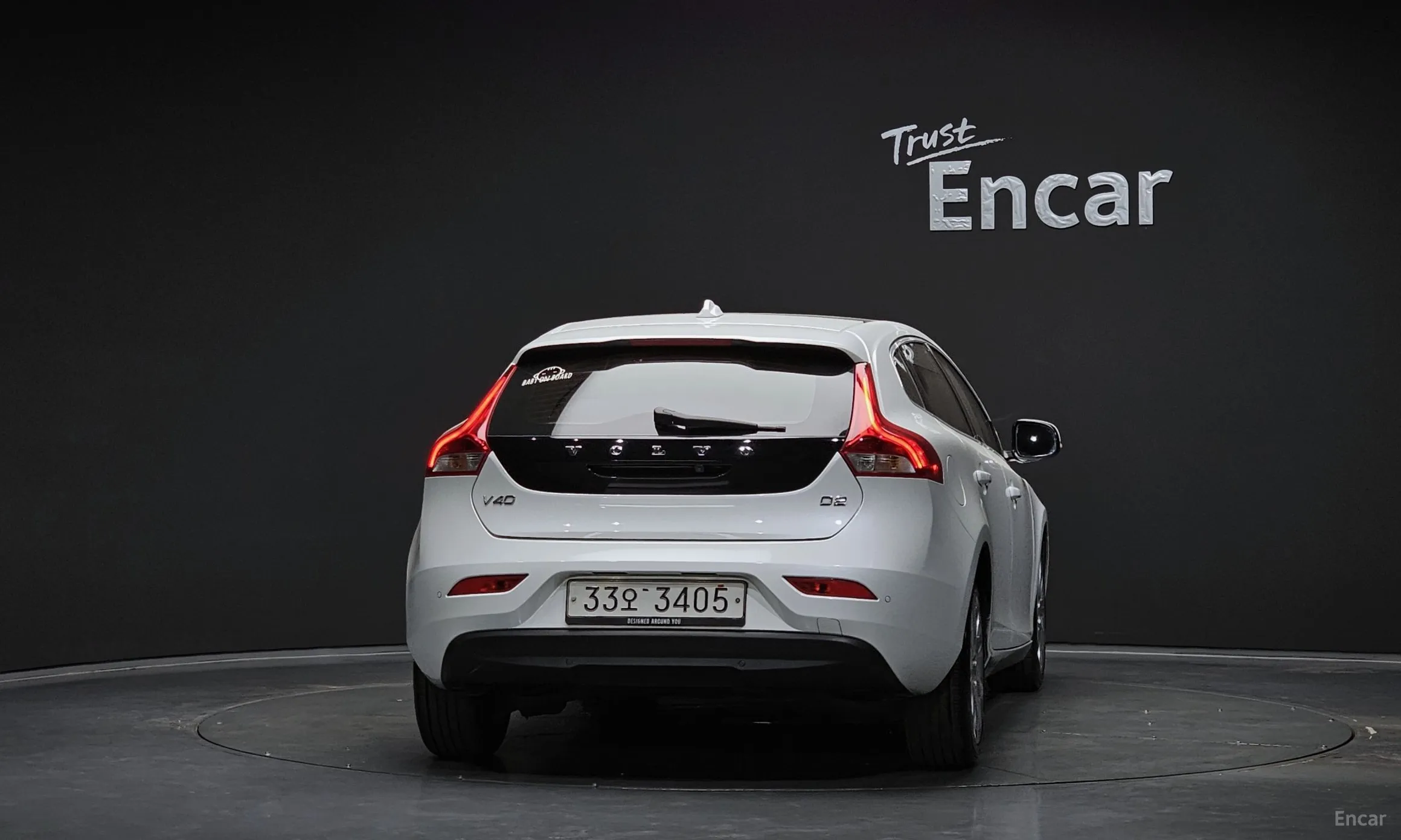 Volvo V40 превью 4