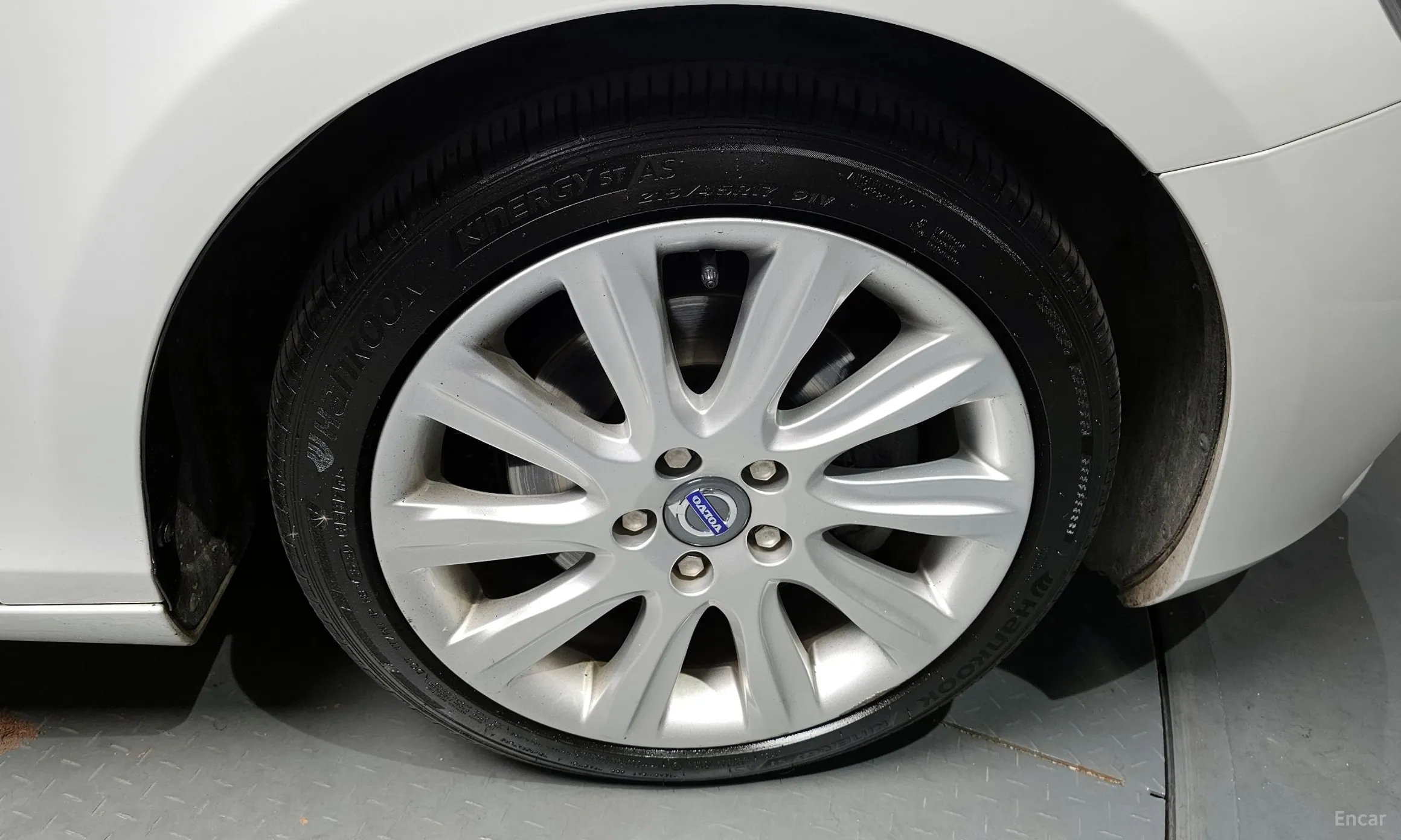 Volvo V40 превью 5