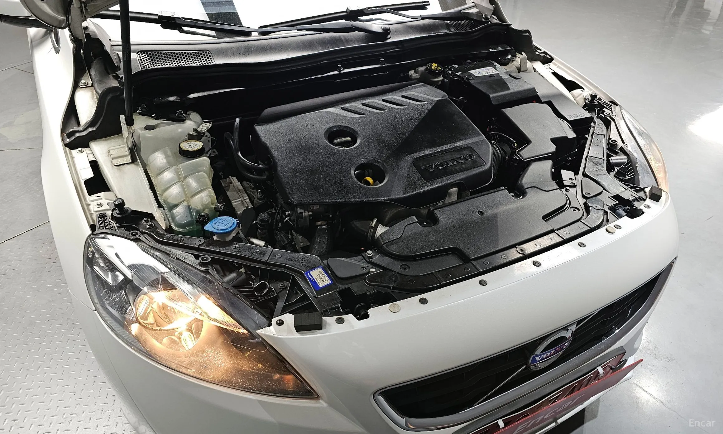 Volvo V40 превью 6