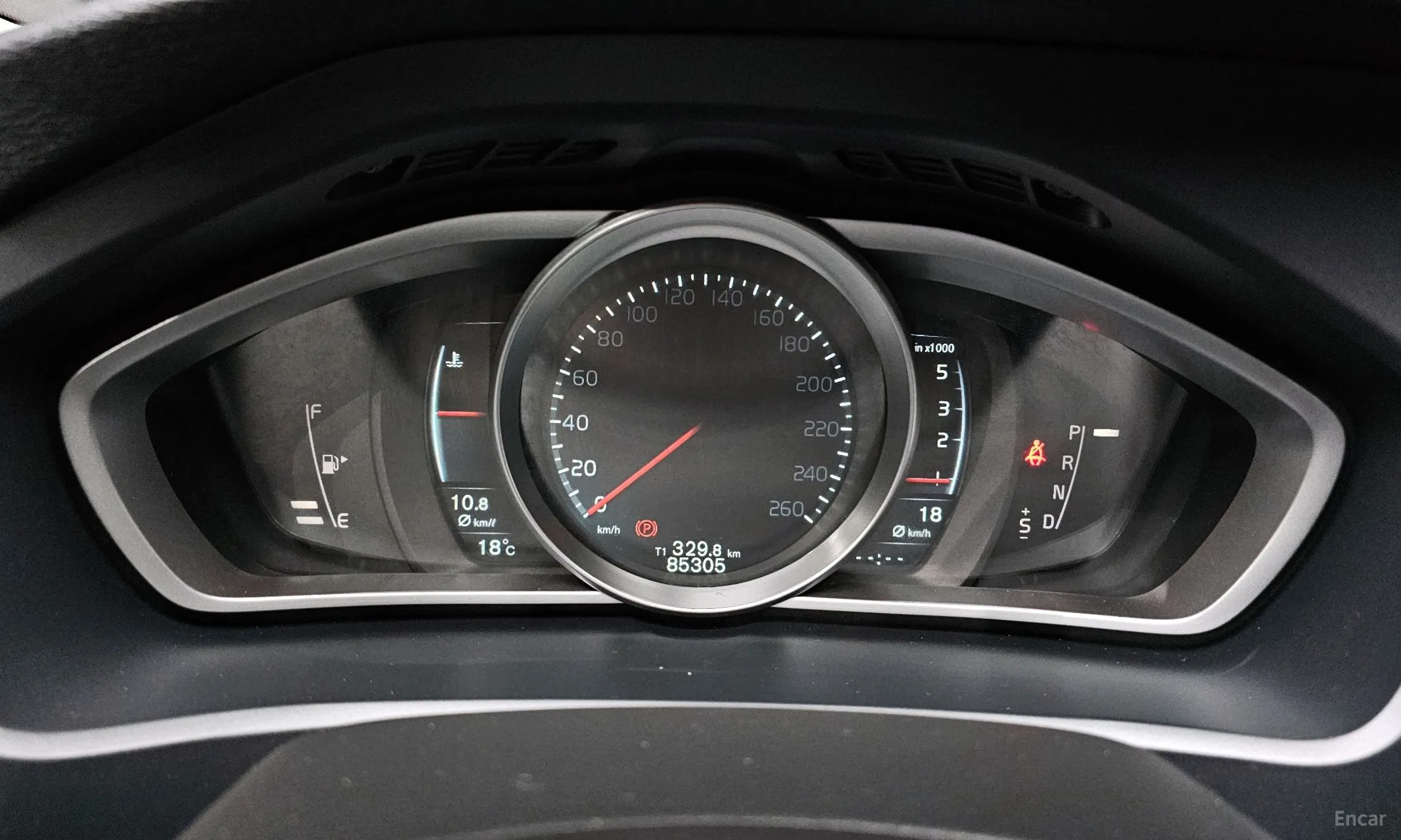 Volvo V40 превью 8
