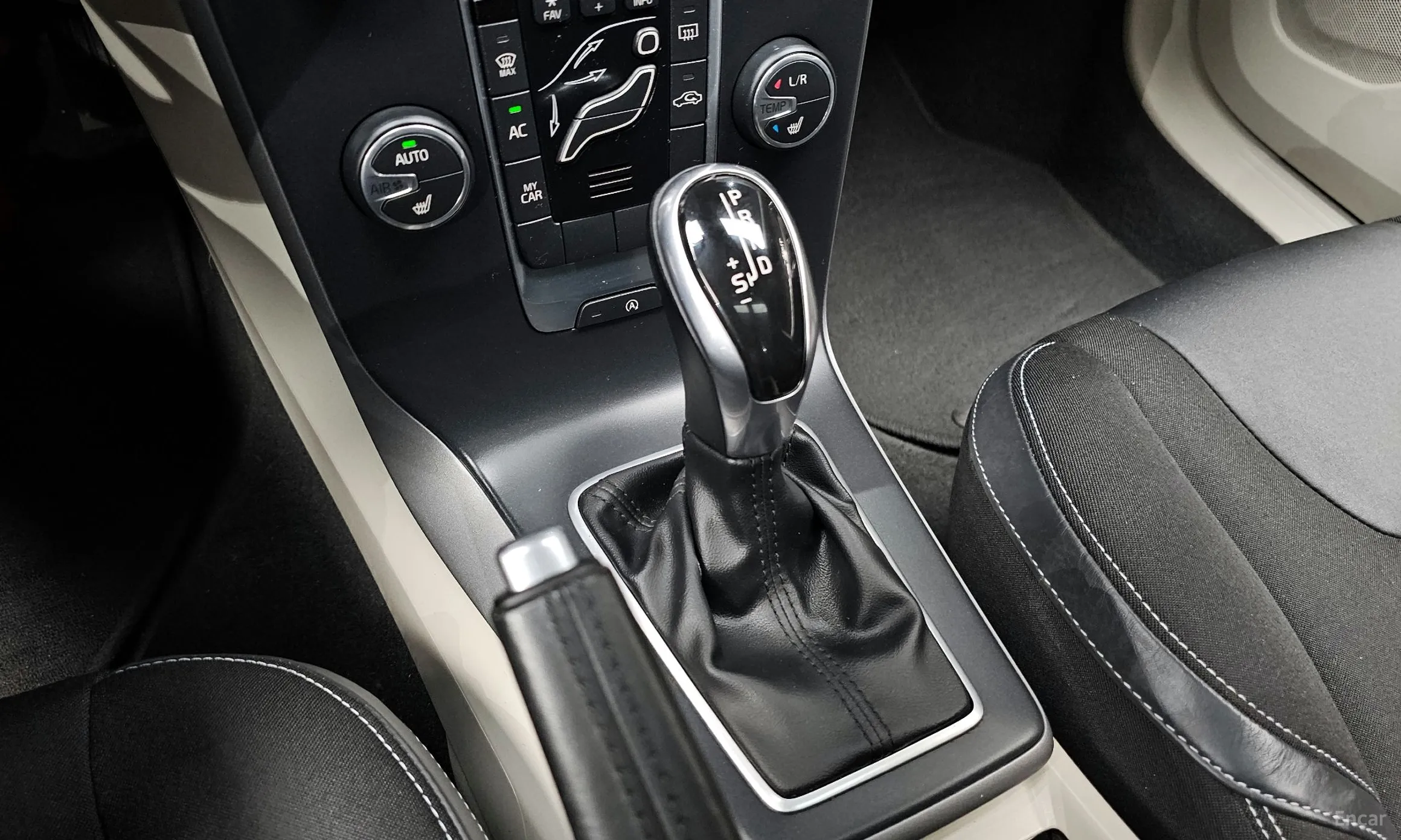 Volvo V40 превью 9