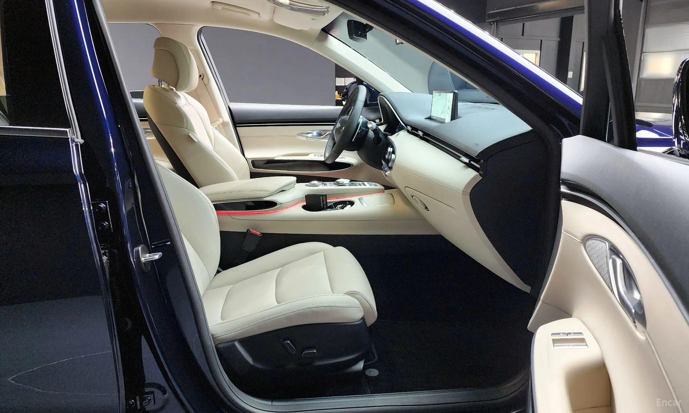 Genesis GV70 превью 10
