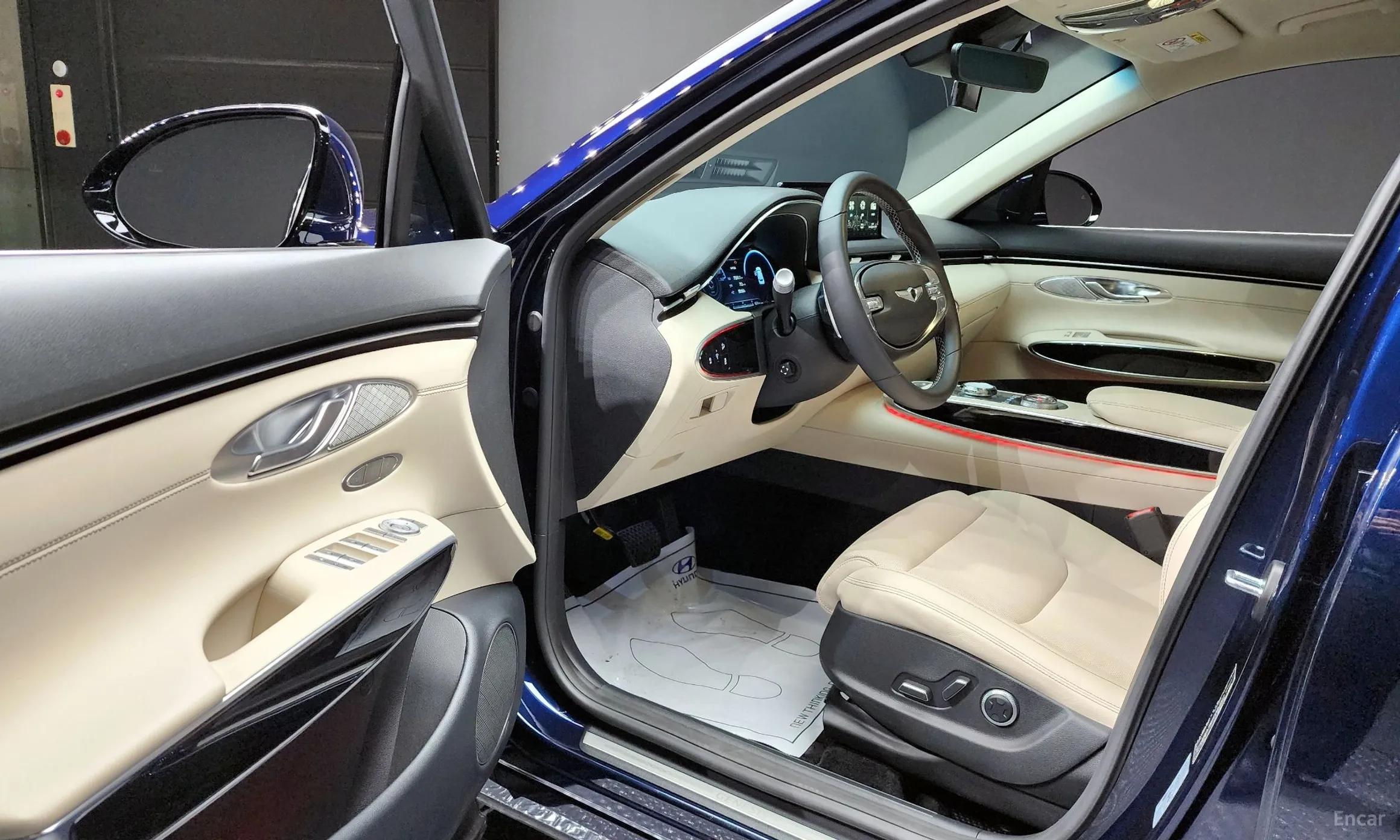 Genesis GV70 превью 11
