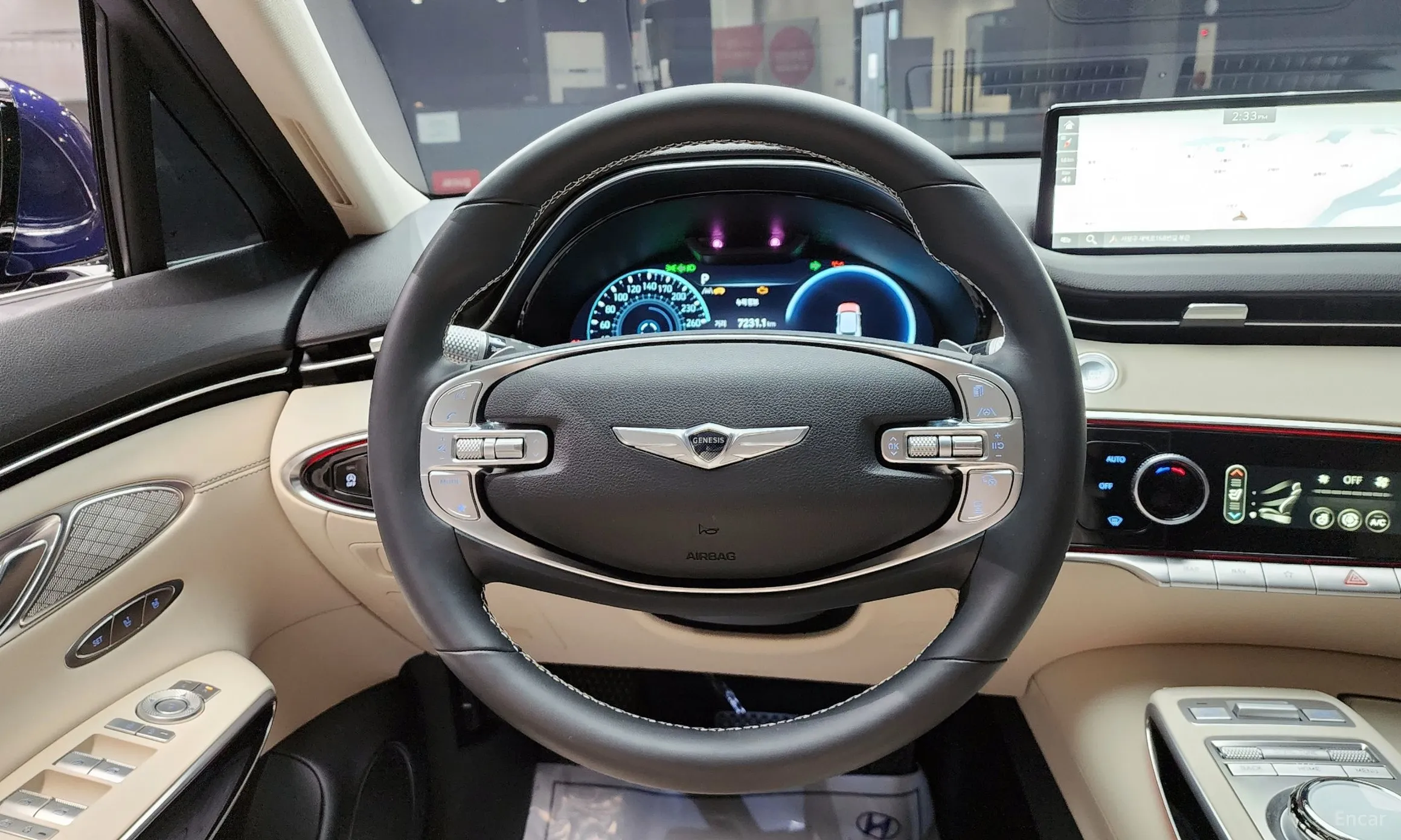 Genesis GV70 превью 14