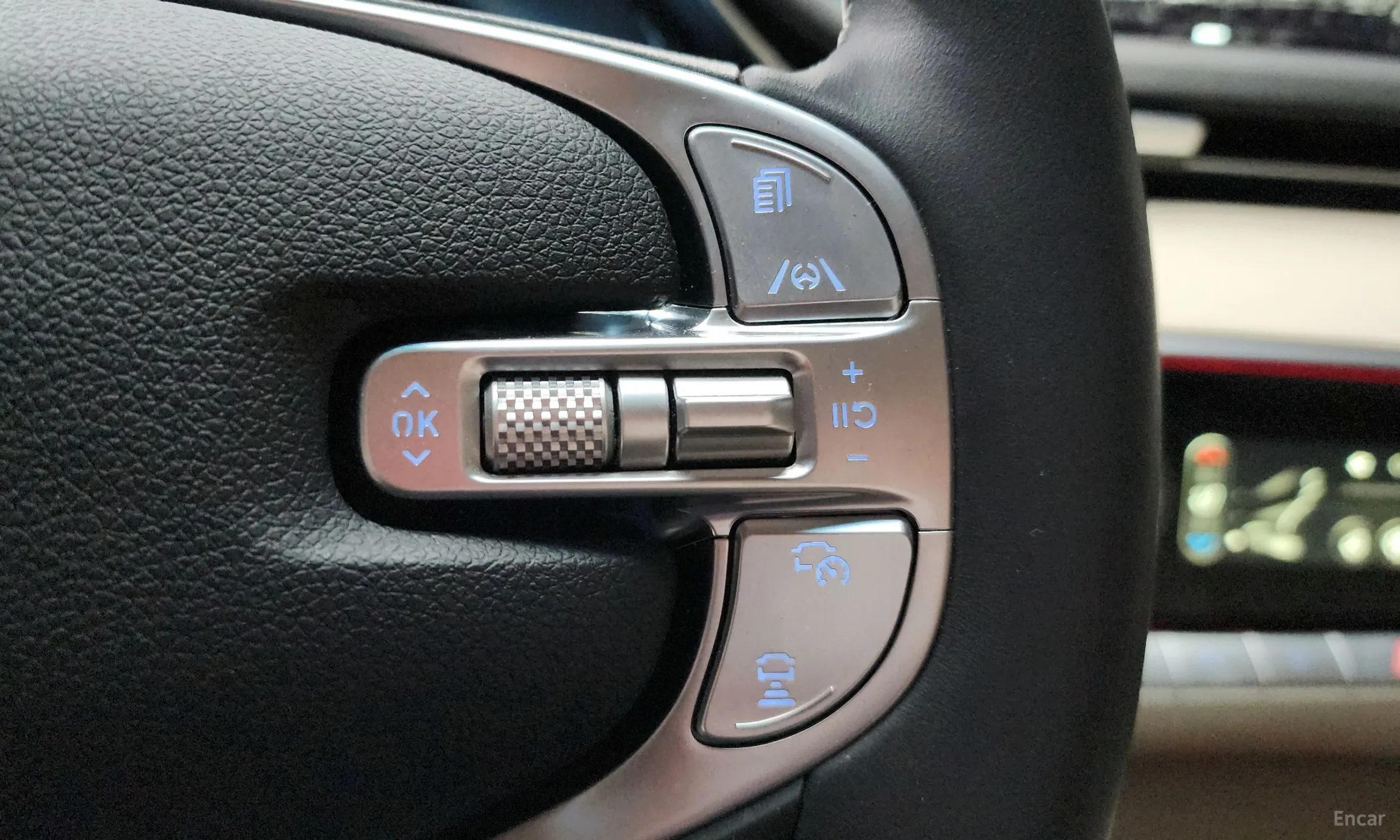 Genesis GV70 превью 17