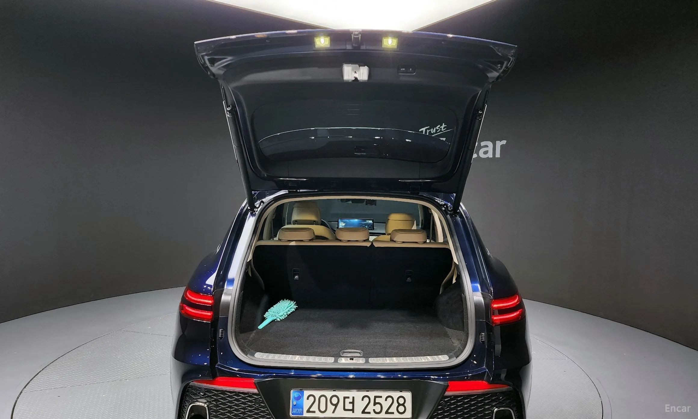 Genesis GV70 превью 20