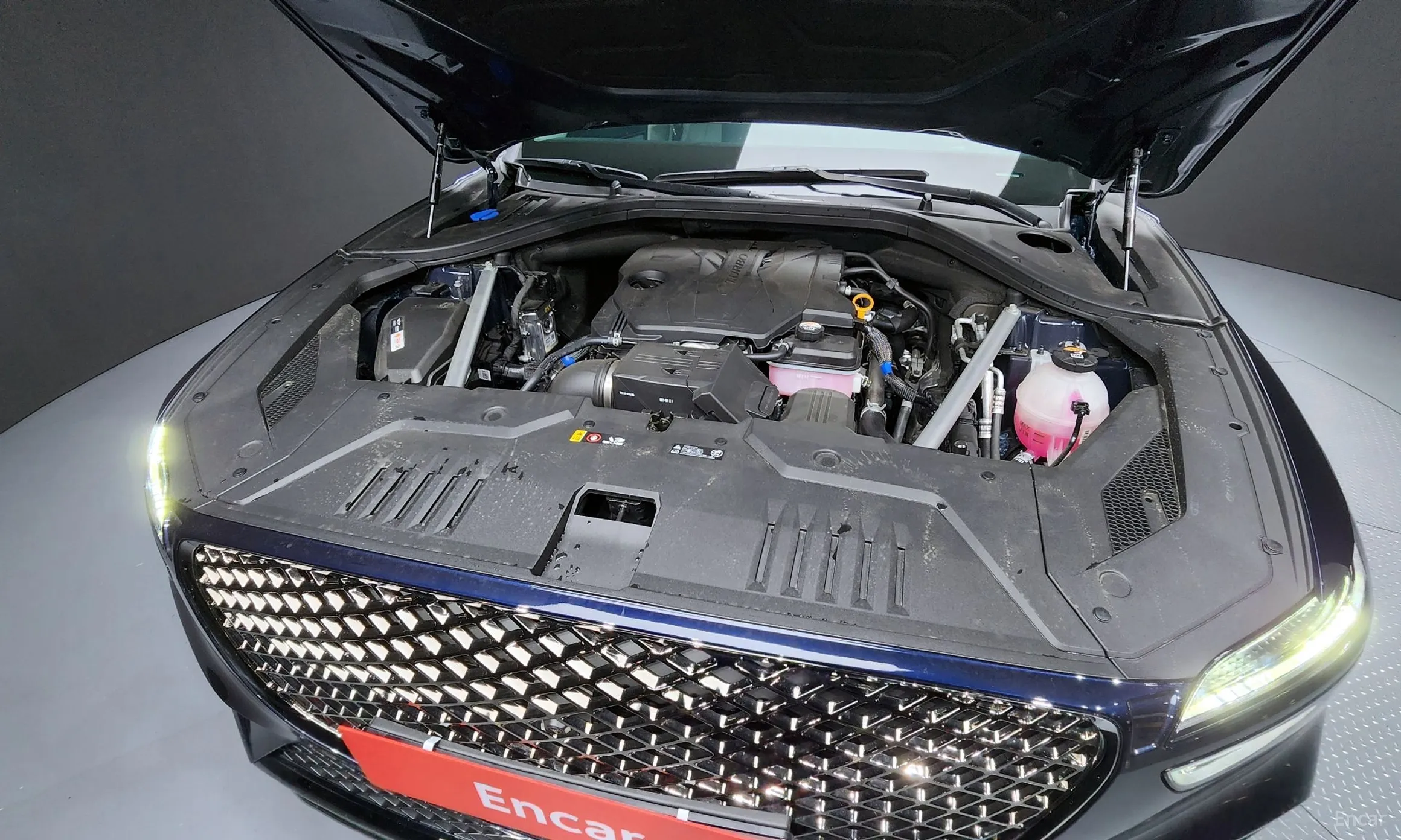 Genesis GV70 превью 6