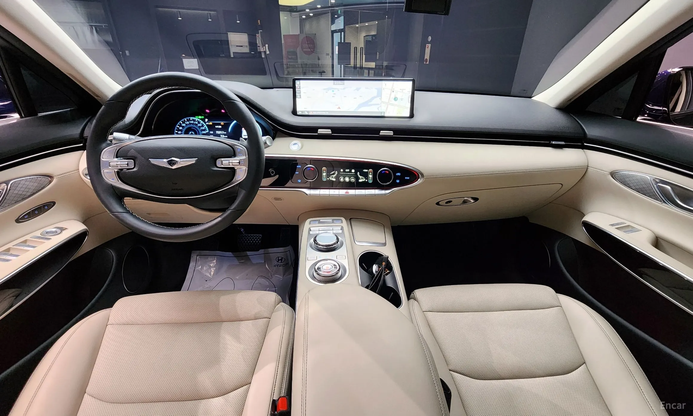 Genesis GV70 превью 7