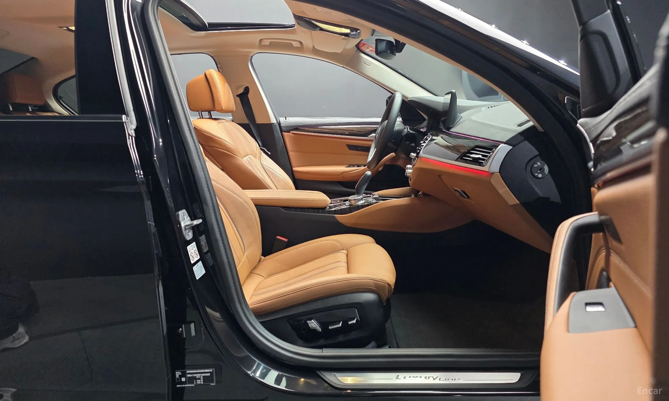 BMW 5 Series (G30) превью 10