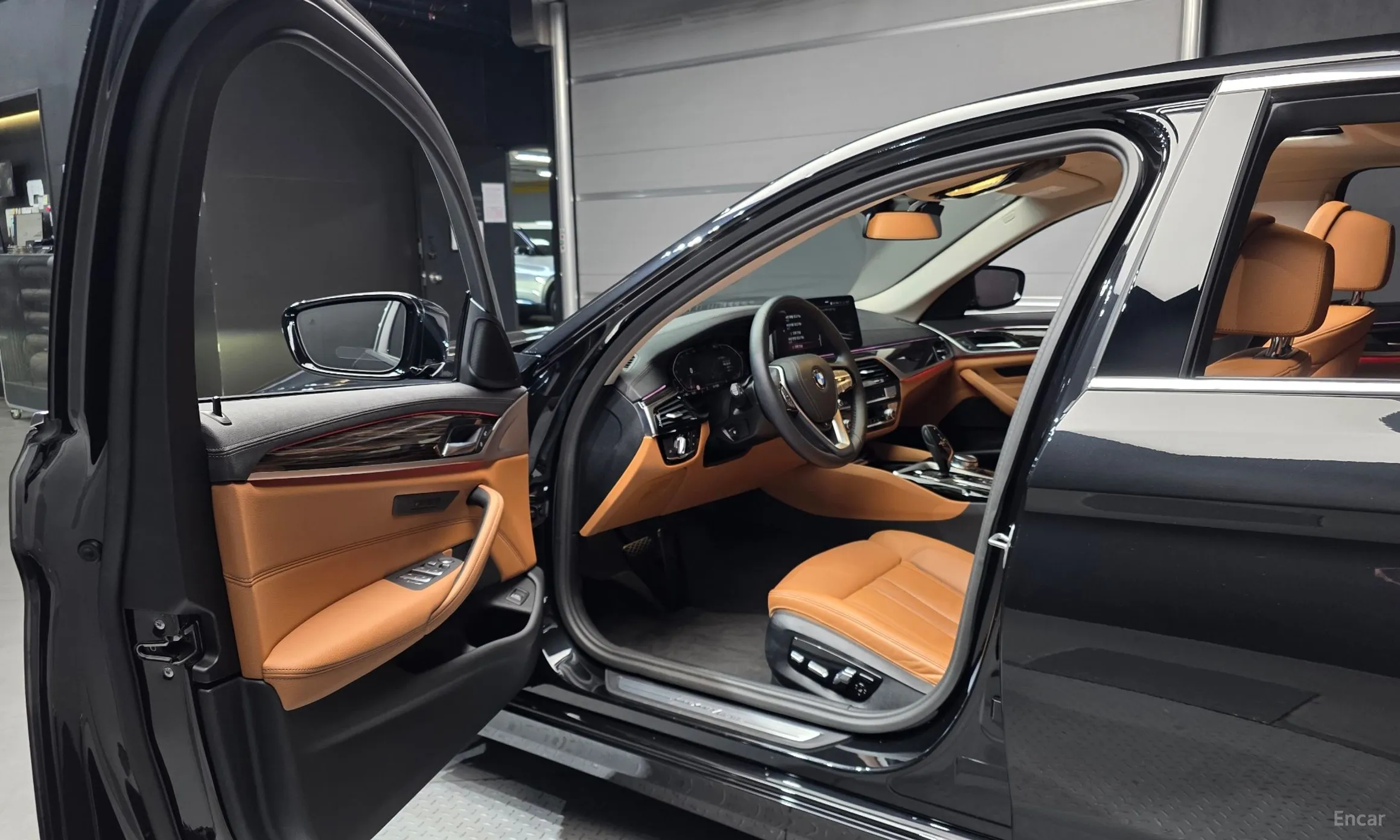 BMW 5 Series (G30) превью 11