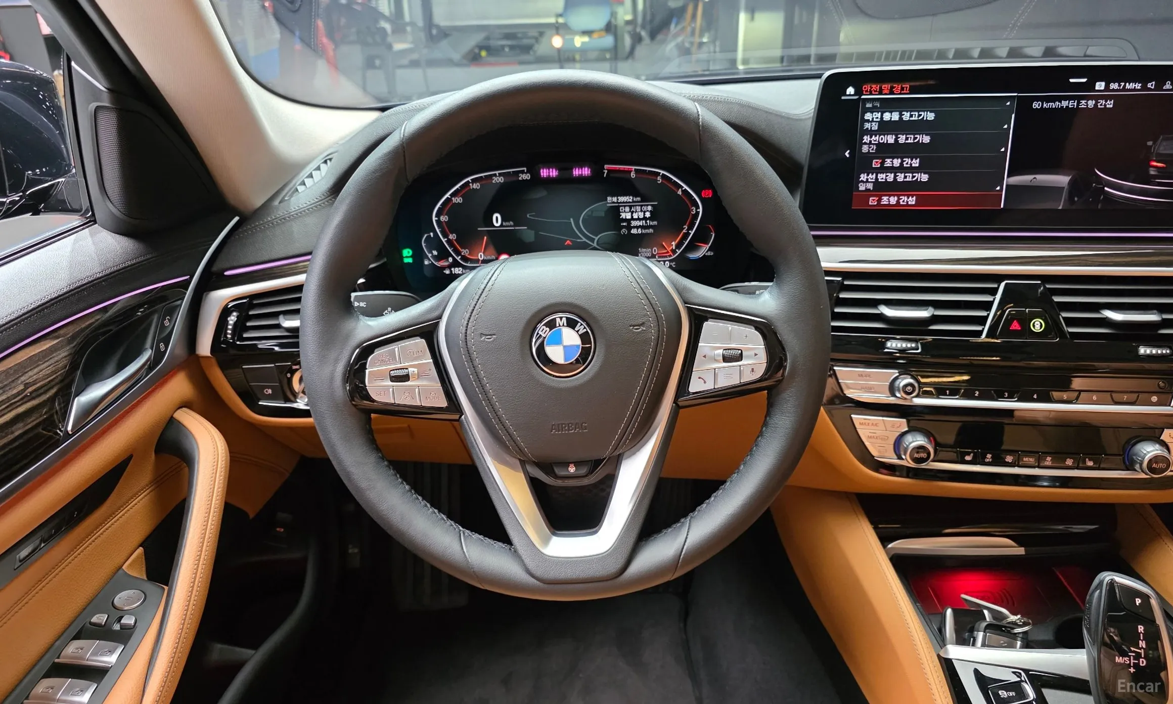 BMW 5 Series (G30) превью 13