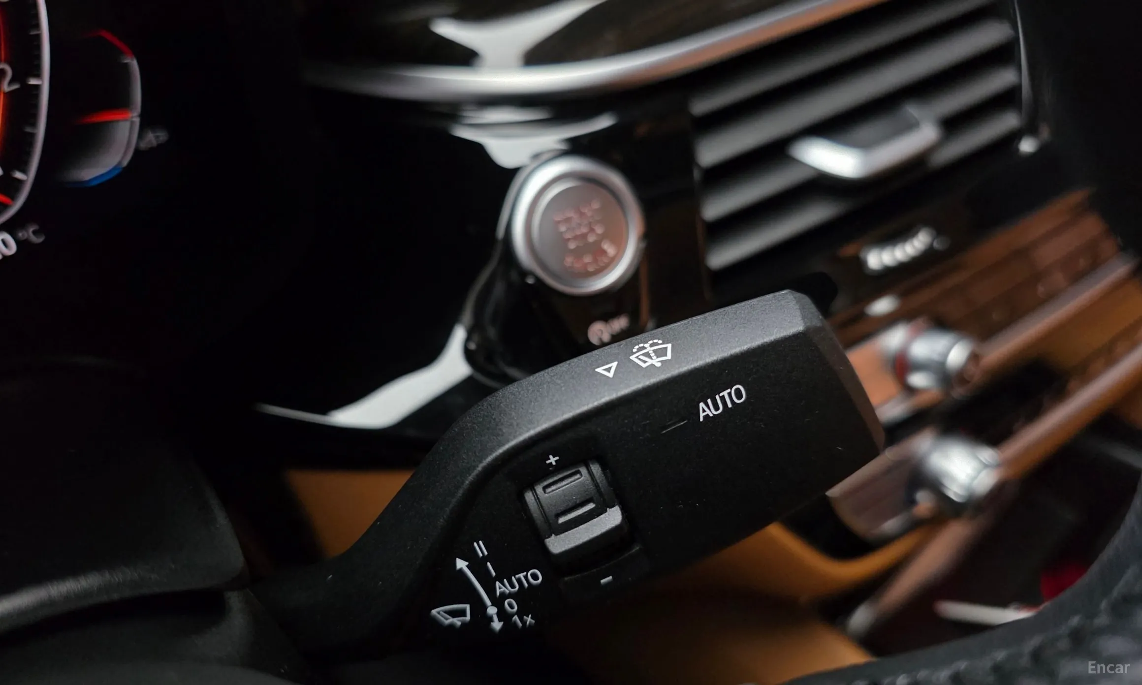 BMW 5 Series (G30) превью 16