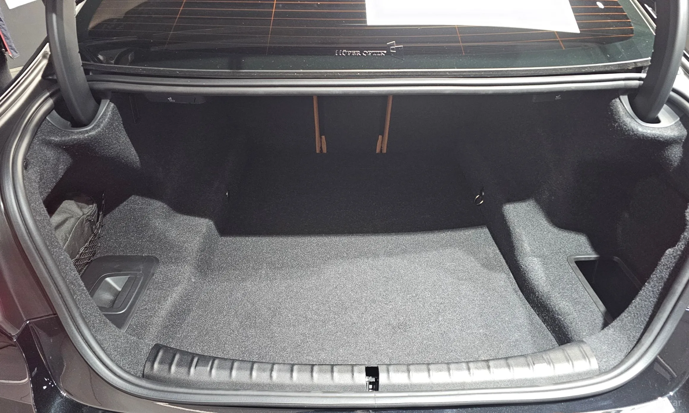 BMW 5 Series (G30) превью 20