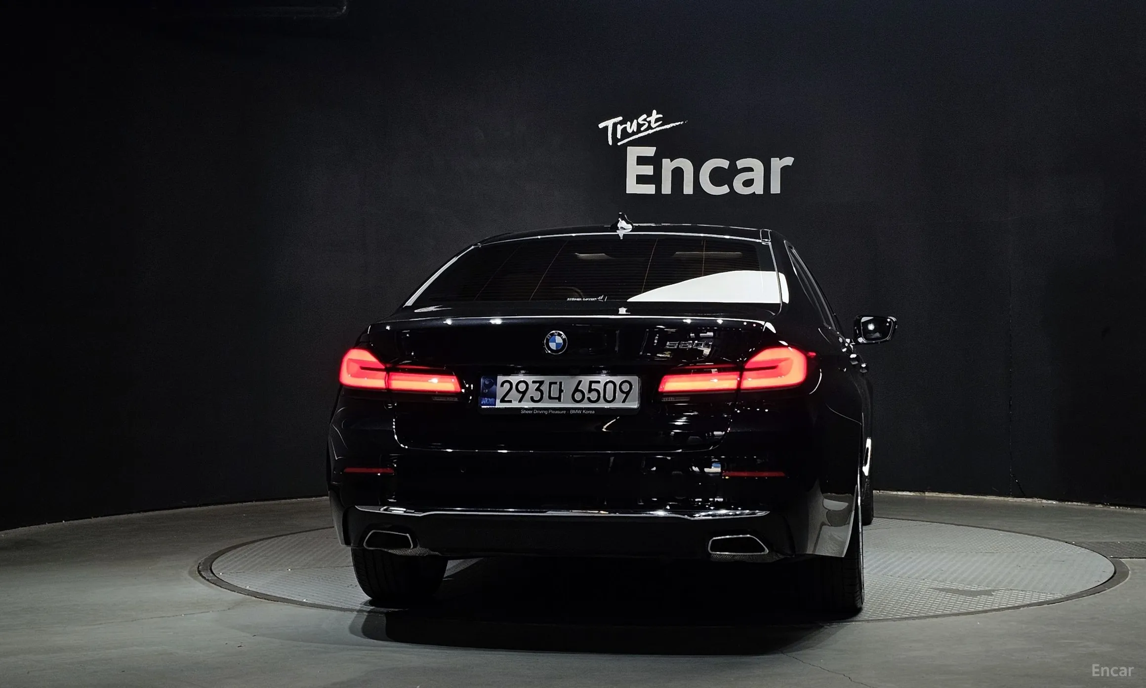 BMW 5 Series (G30) превью 4