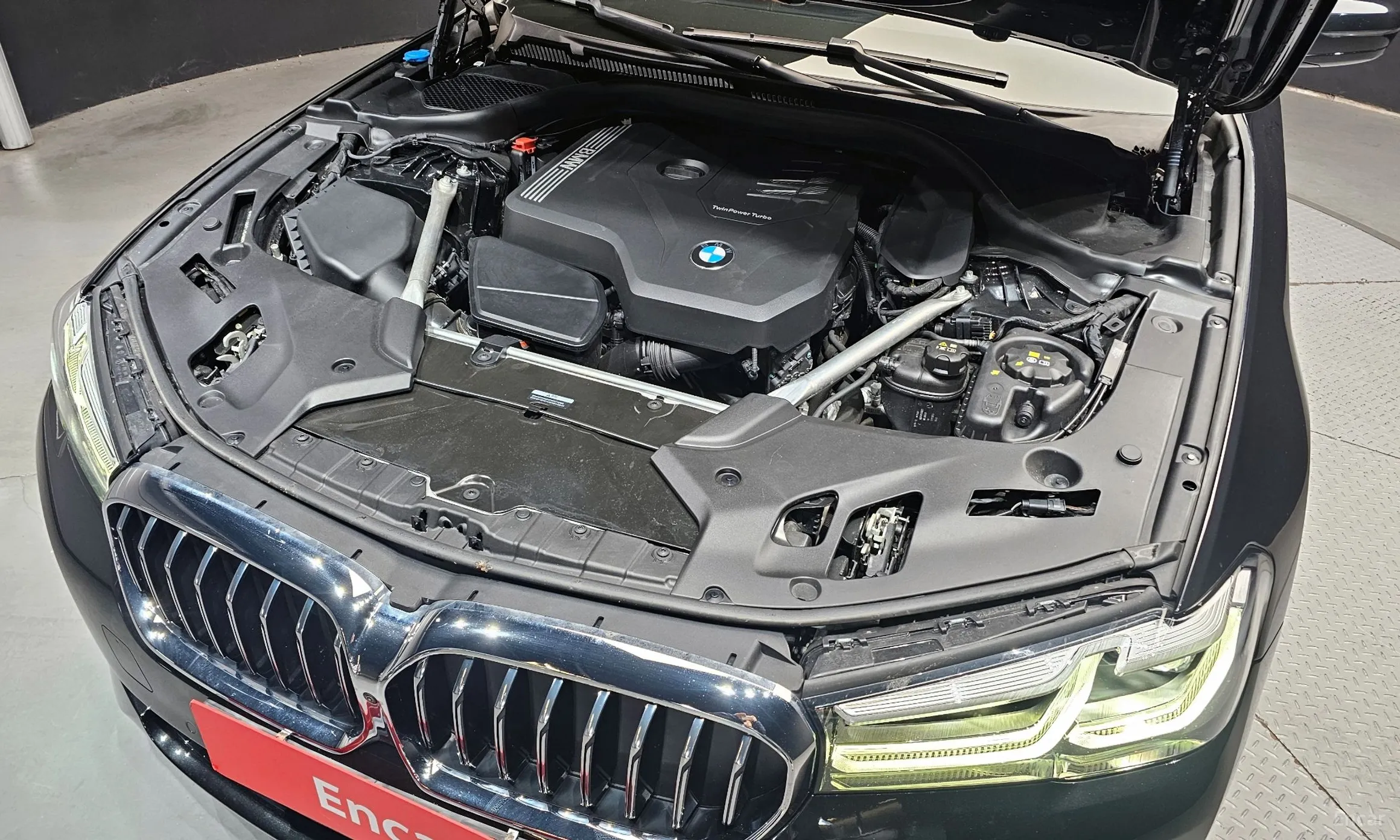 BMW 5 Series (G30) превью 6