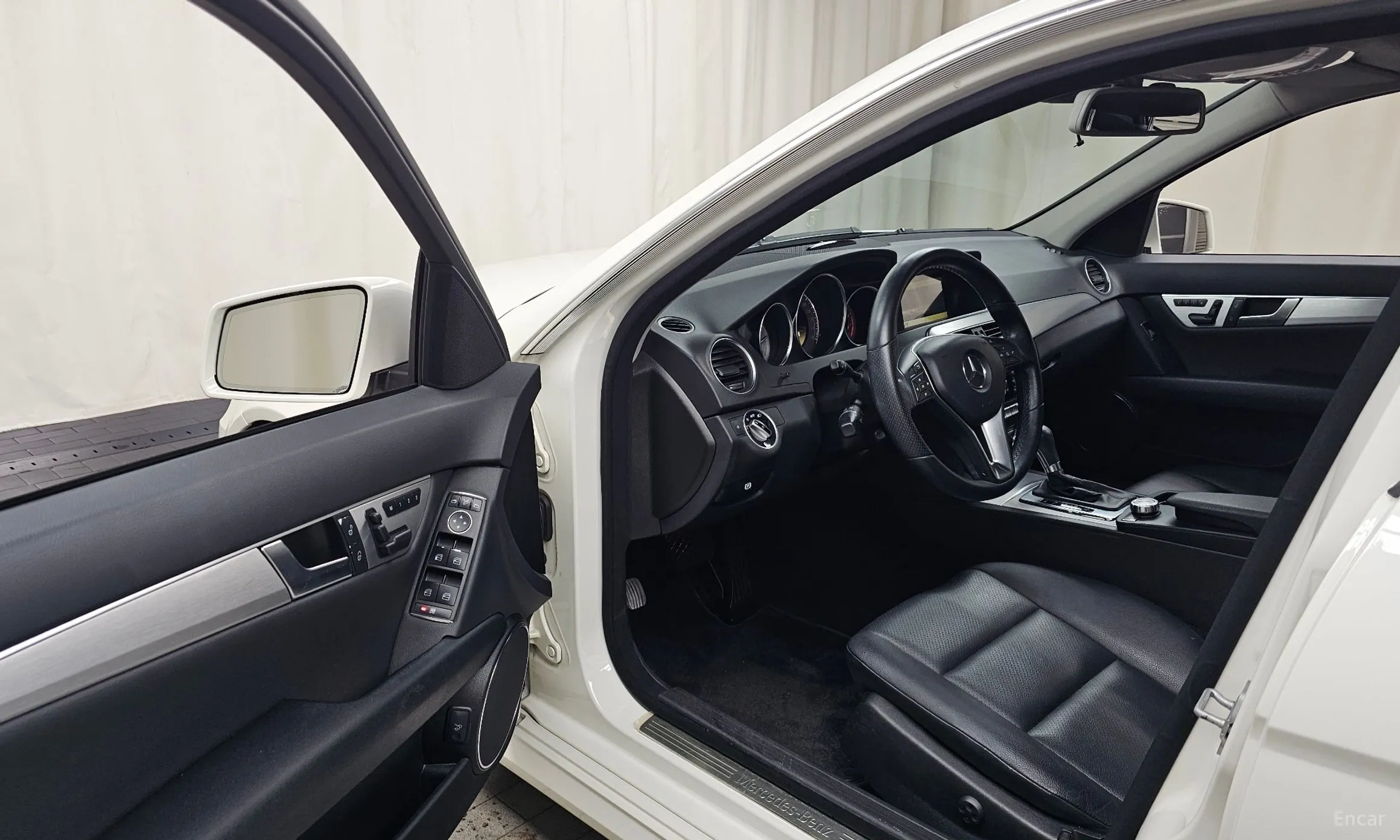 Mercedes Benz C-Class W204 превью 10