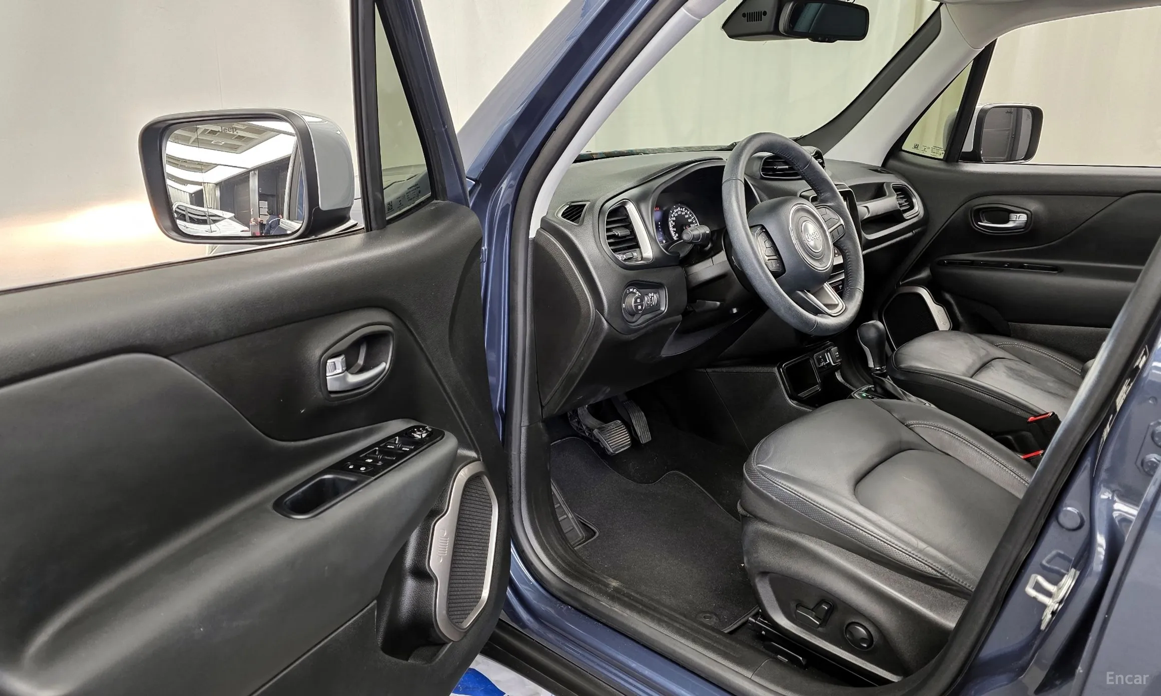 Jeep Renegade превью 10