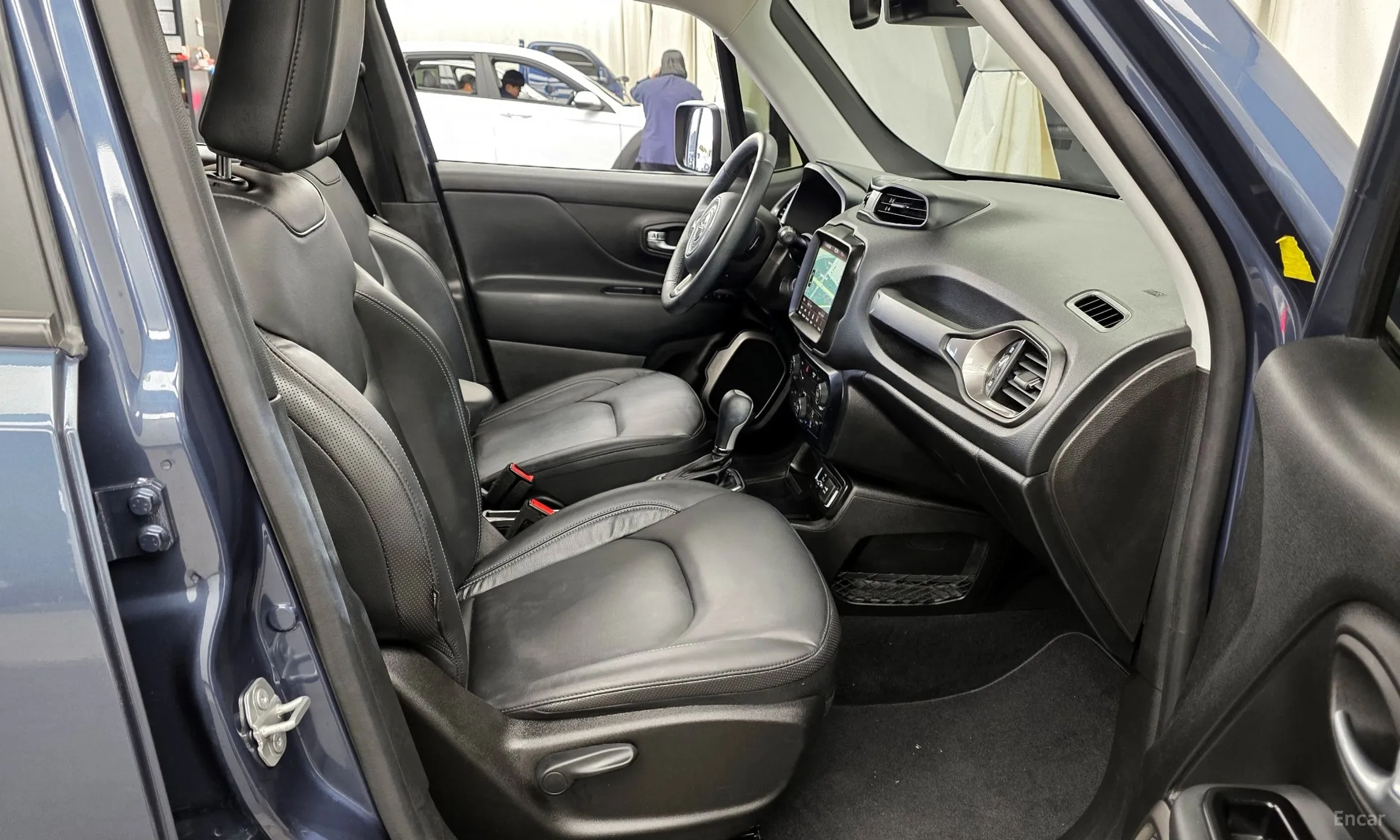 Jeep Renegade превью 11