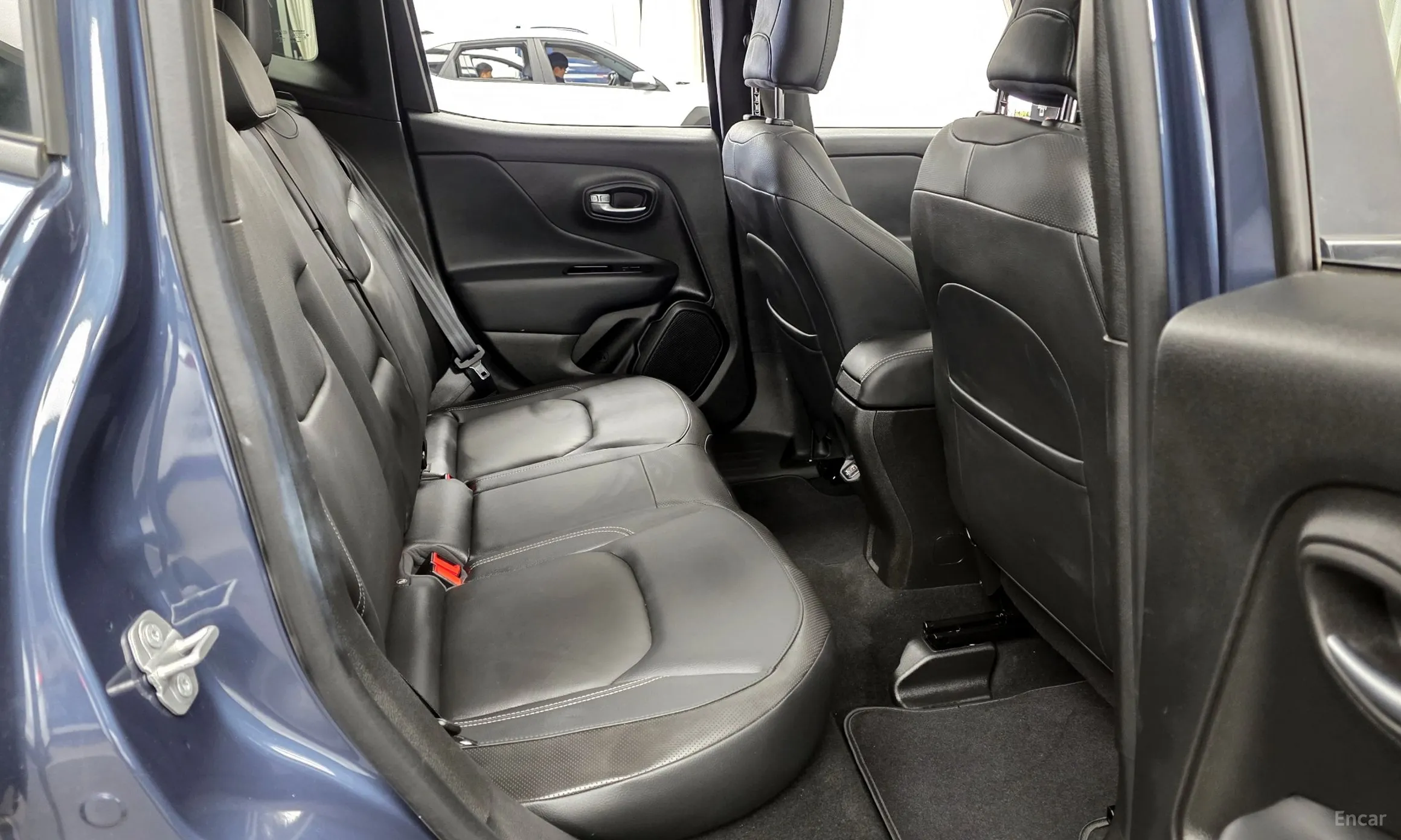 Jeep Renegade превью 12