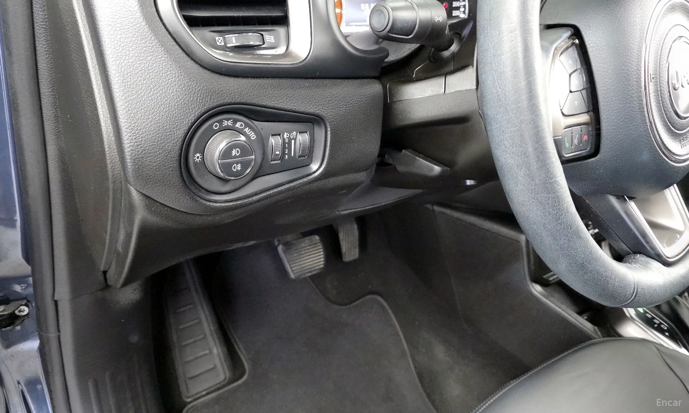 Jeep Renegade превью 18