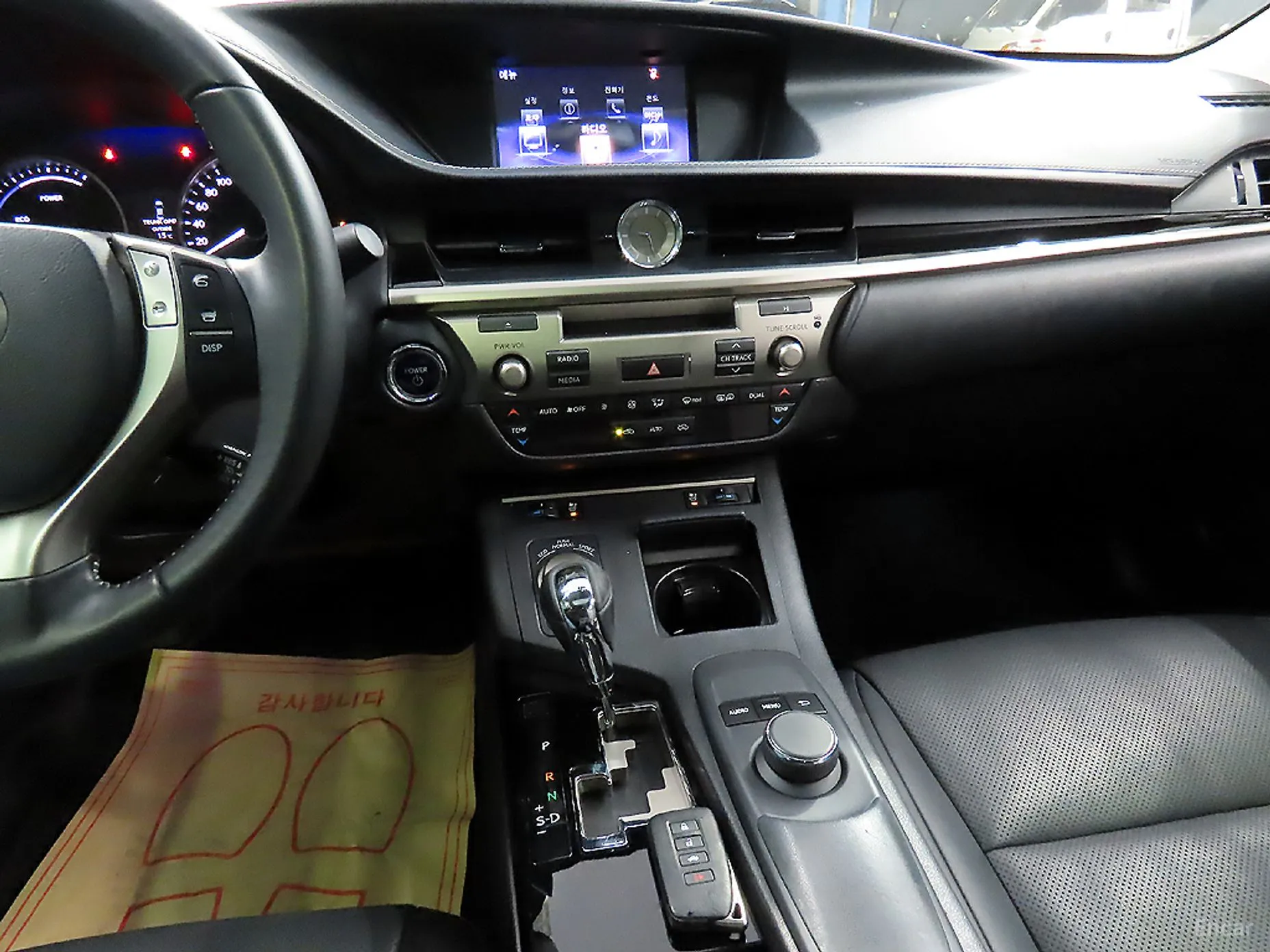 Lexus New ES300h превью 12