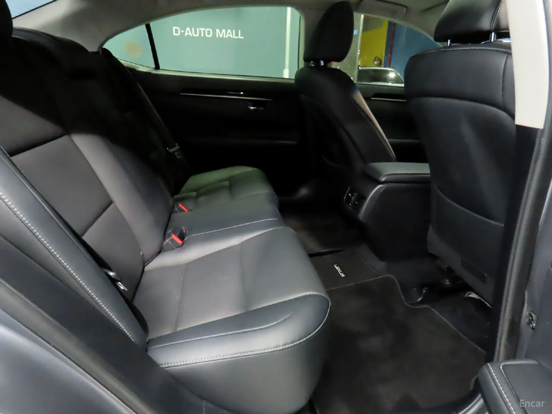 Lexus New ES300h превью 8
