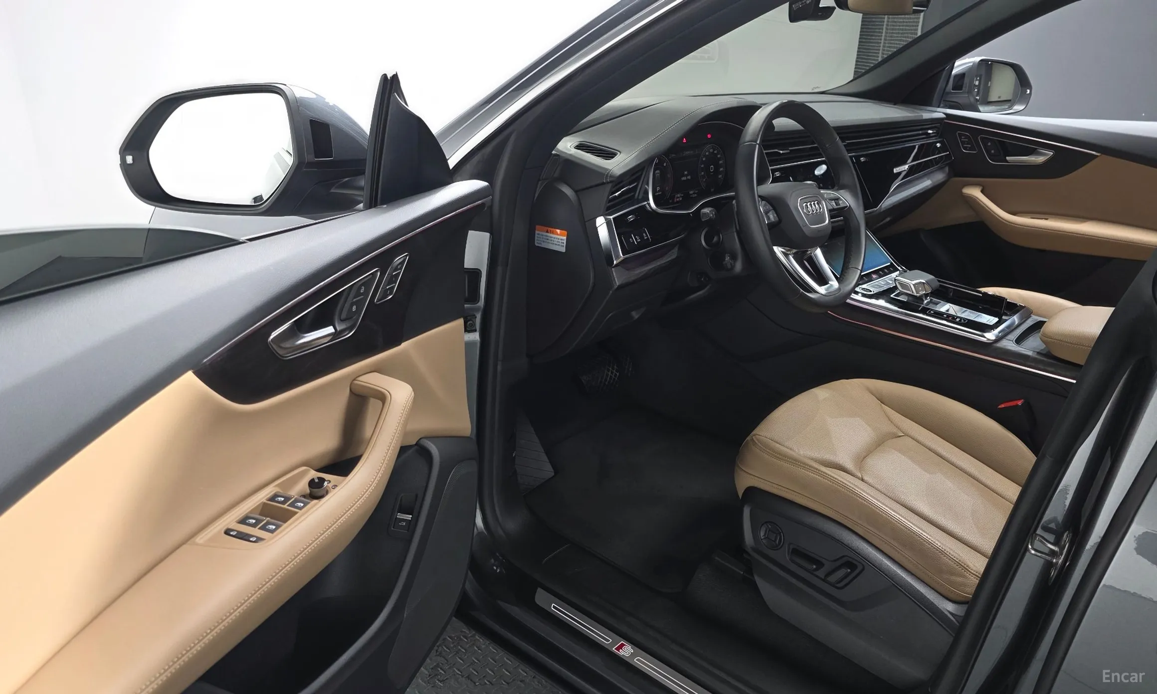 Audi Q8 (4M) превью 11