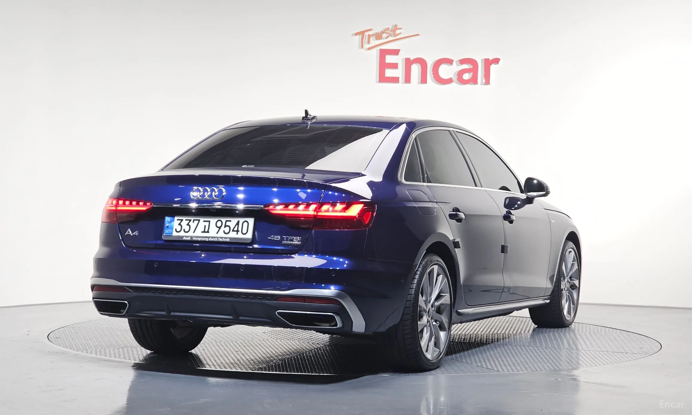 Audi A4 (B9) превью 2