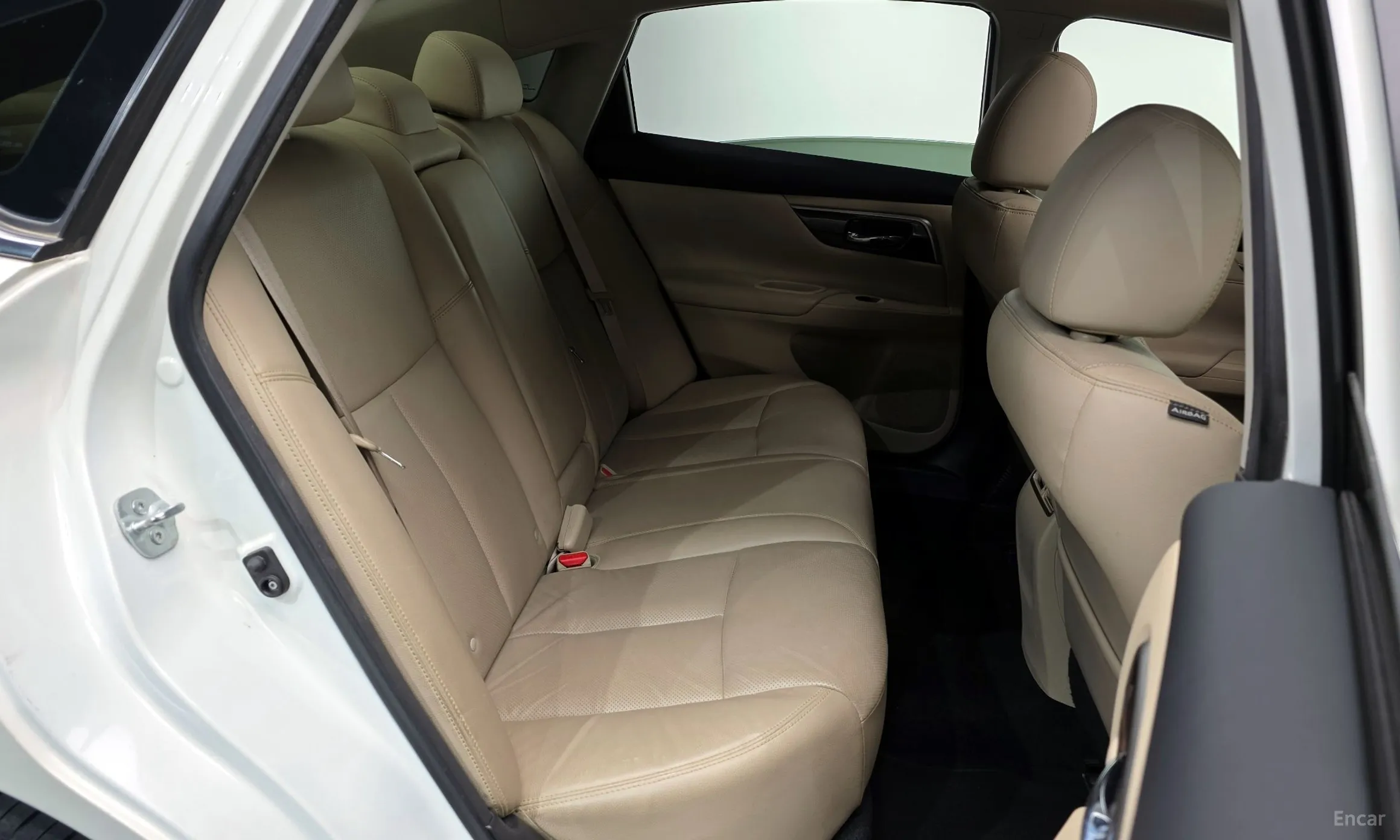 Nissan Altima превью 12
