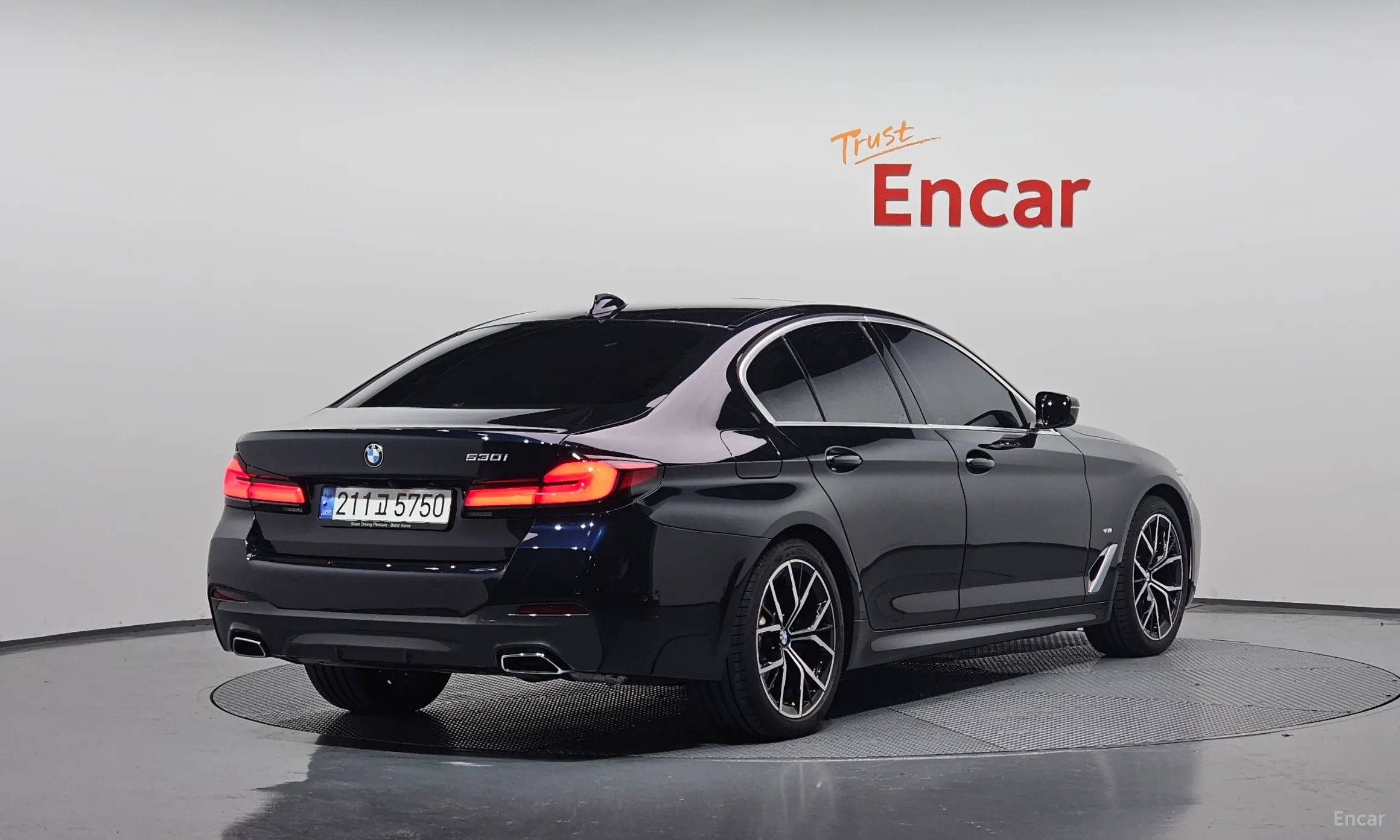 BMW 5 Series (G30) превью 2