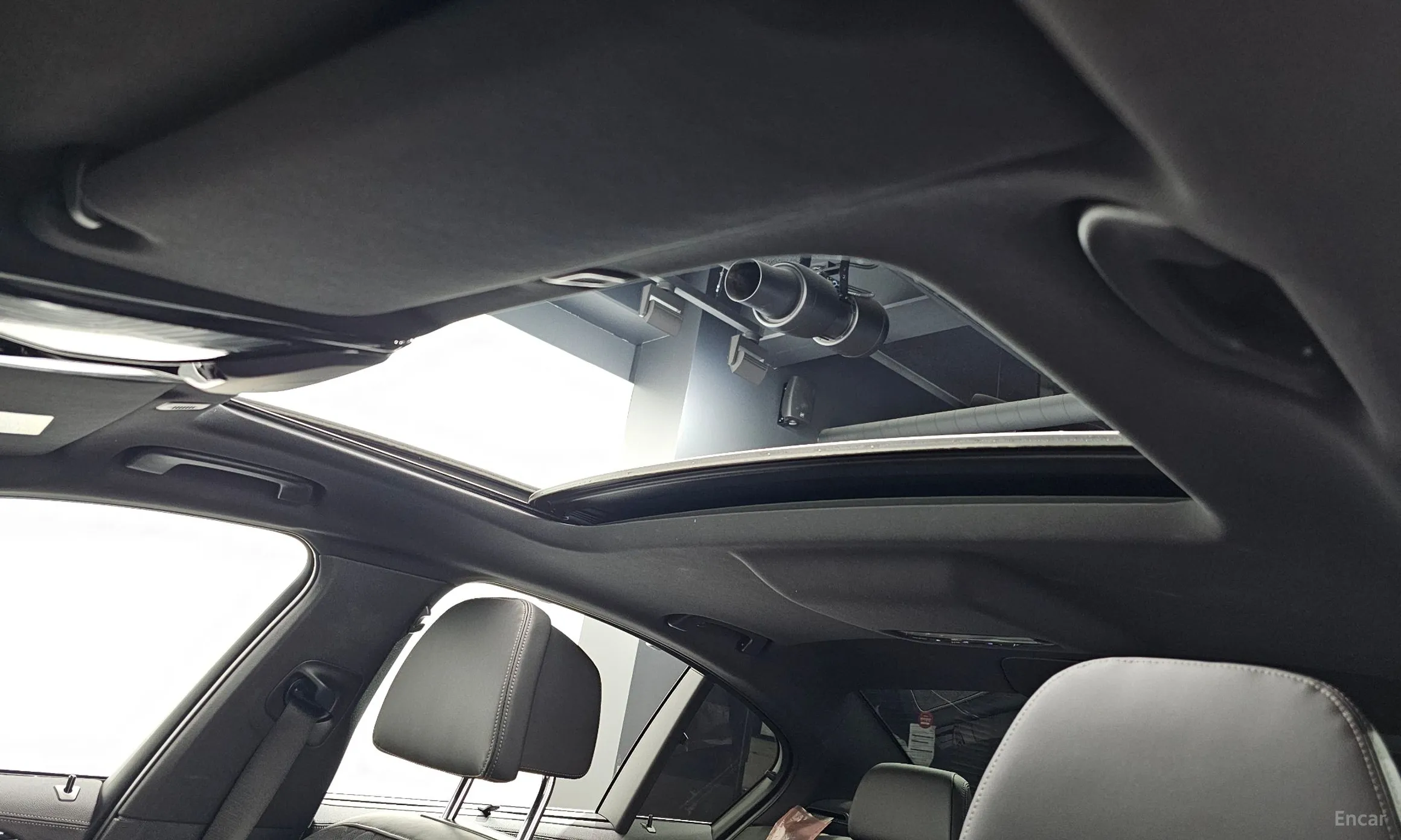 BMW 5 Series (G30) превью 17