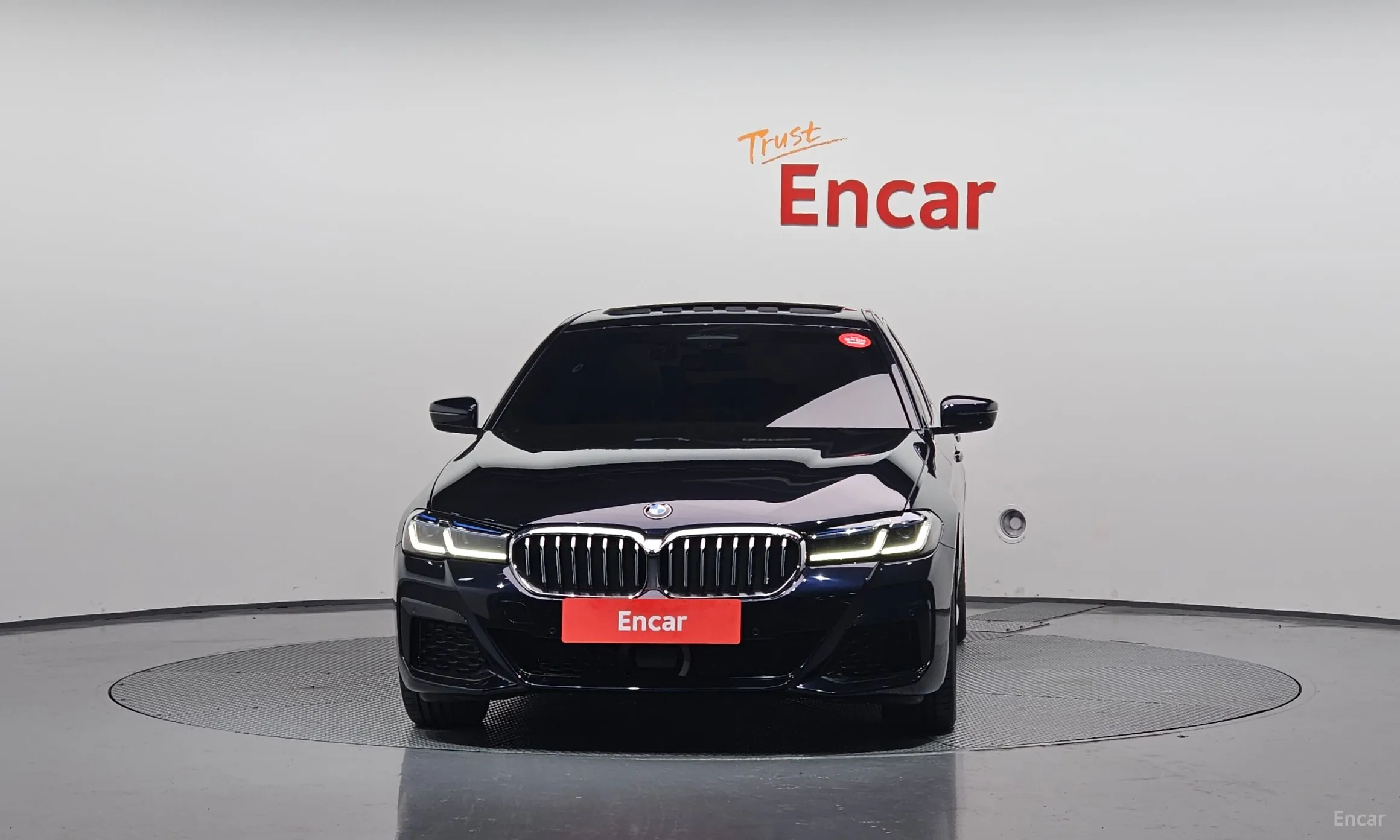 BMW 5 Series (G30) превью 3