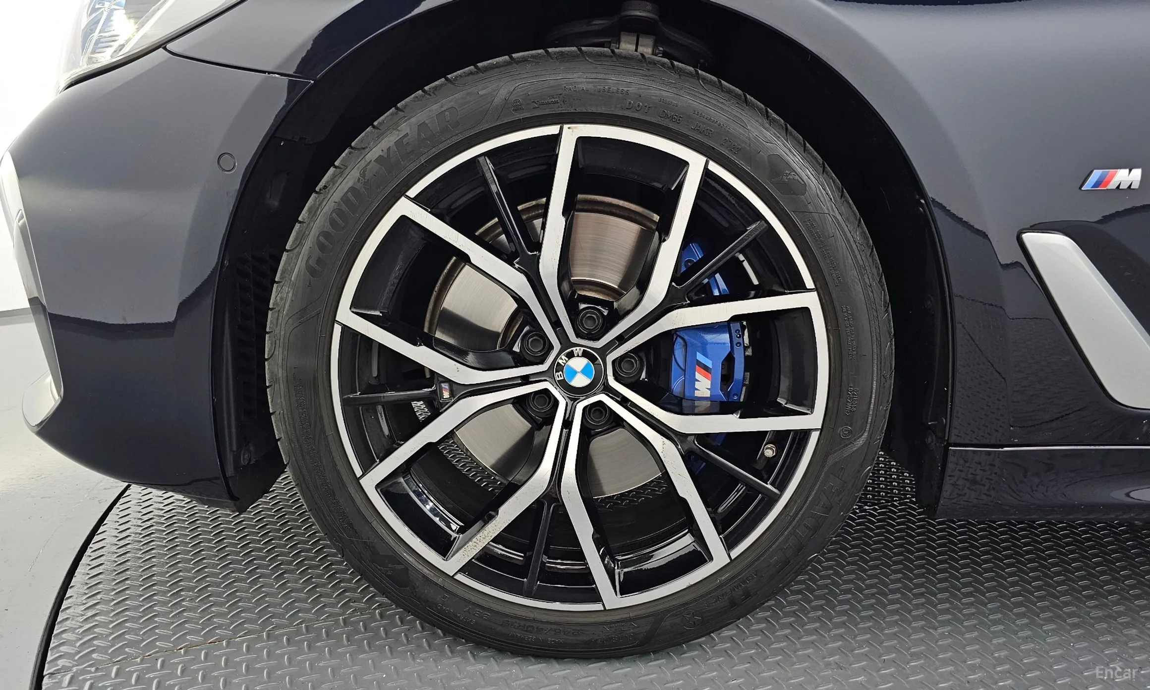 BMW 5 Series (G30) превью 5