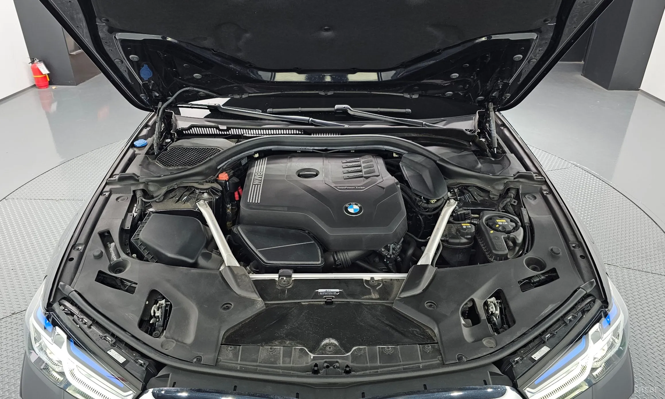BMW 5 Series (G30) превью 6