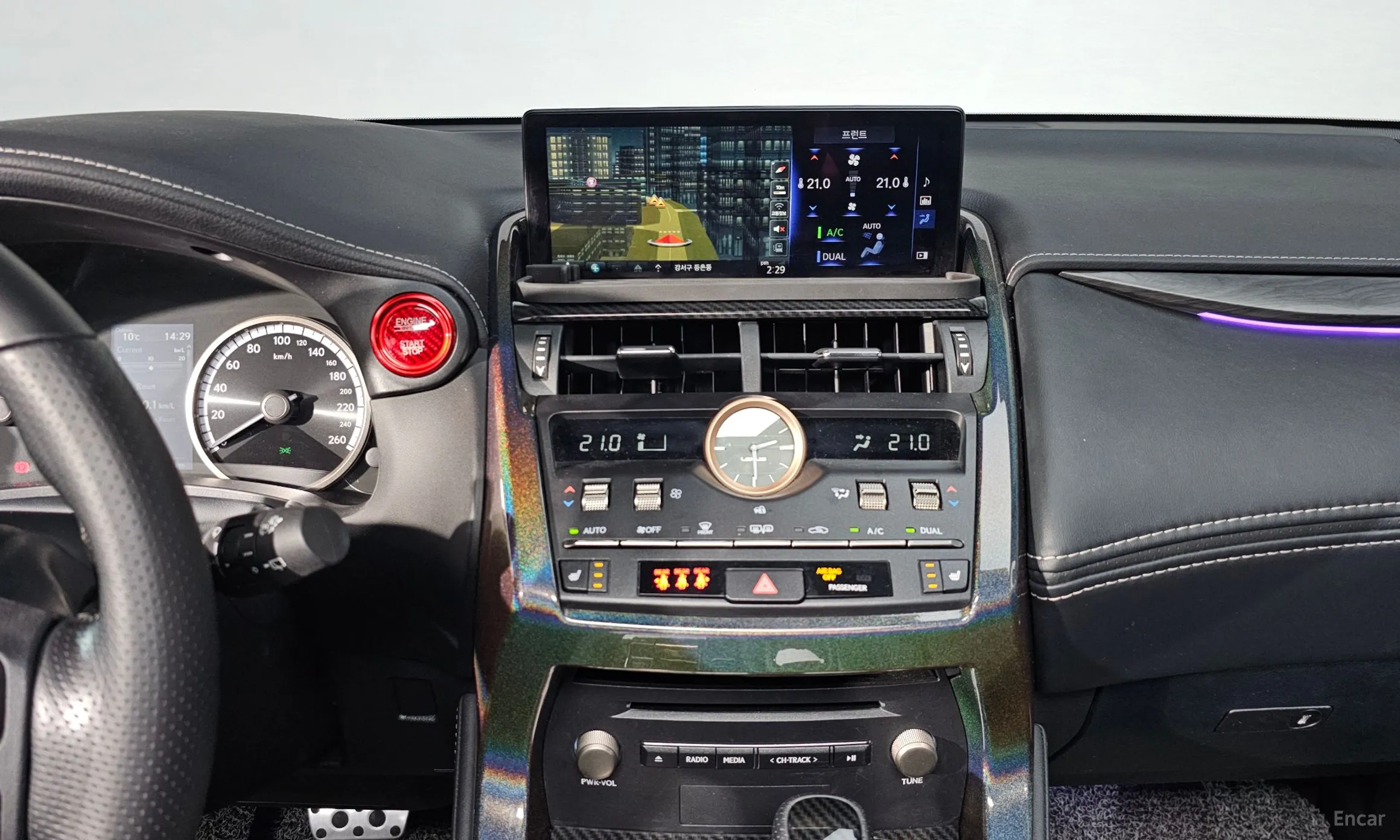 Lexus NX300 превью 14