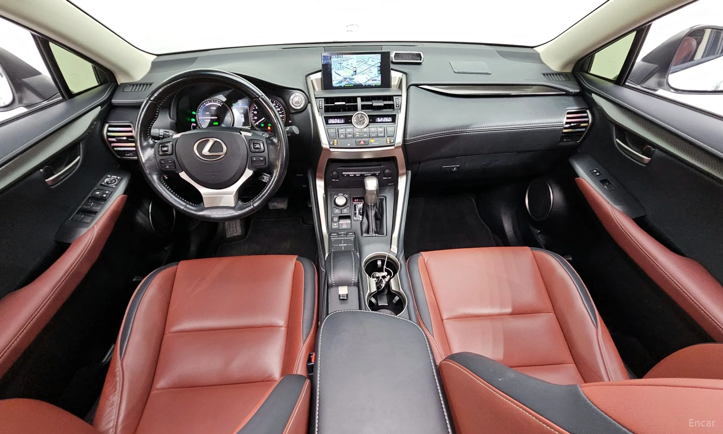 Lexus NX300h превью 7