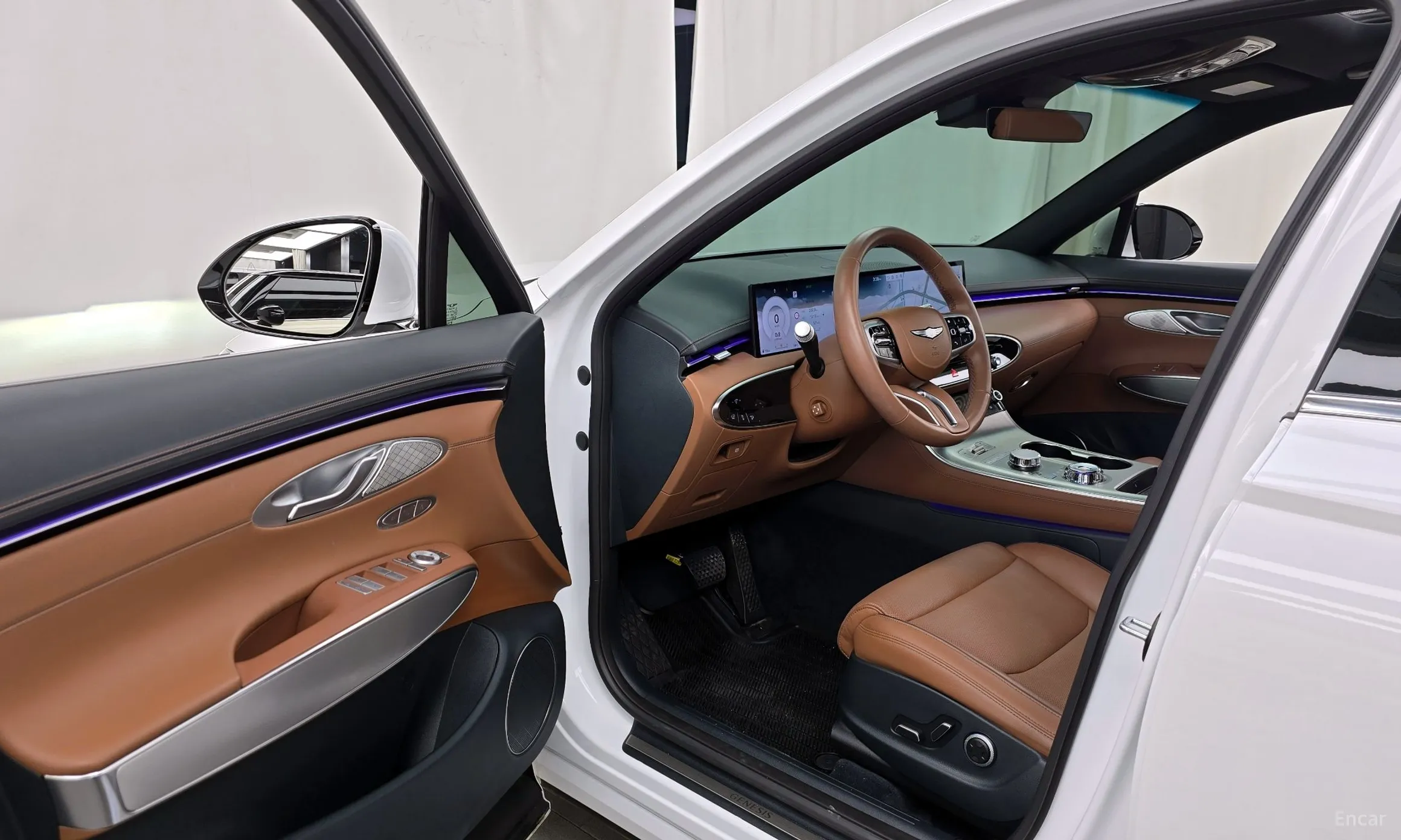 Genesis GV70 превью 10