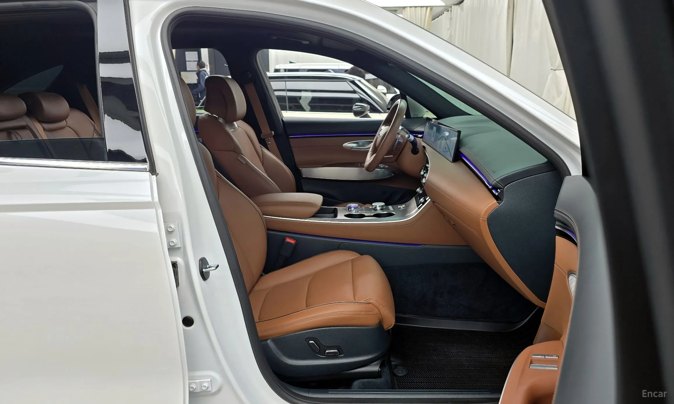 Genesis GV70 превью 11