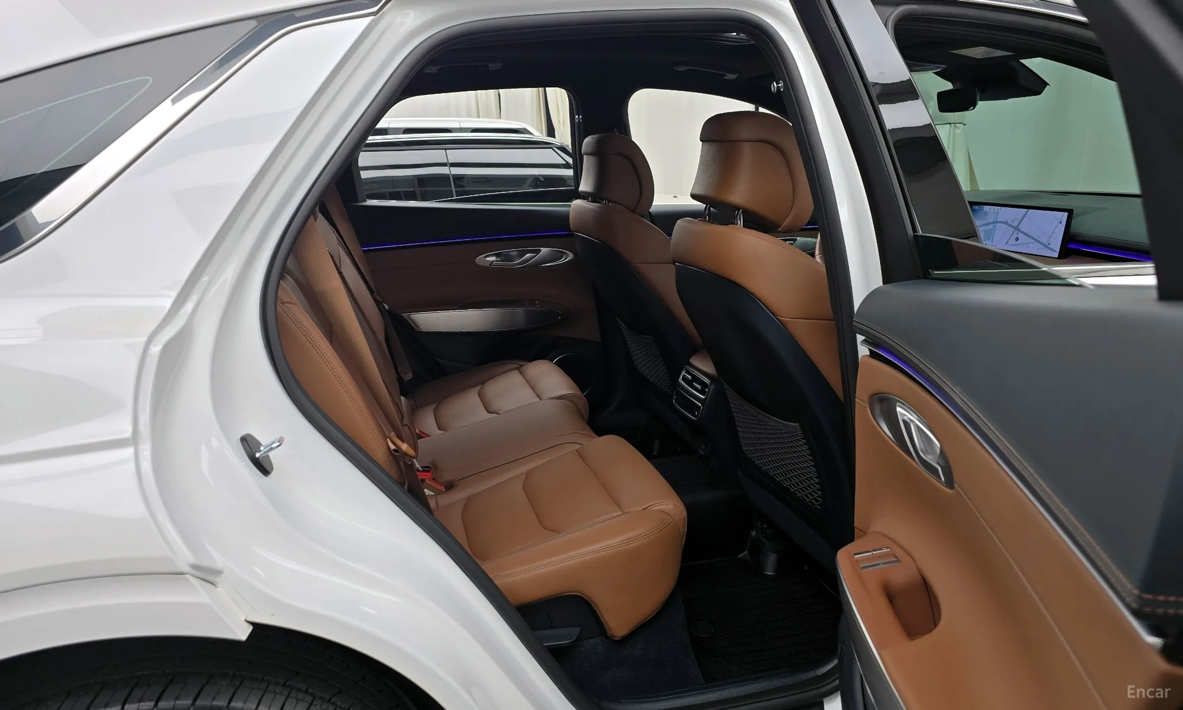 Genesis GV70 превью 12
