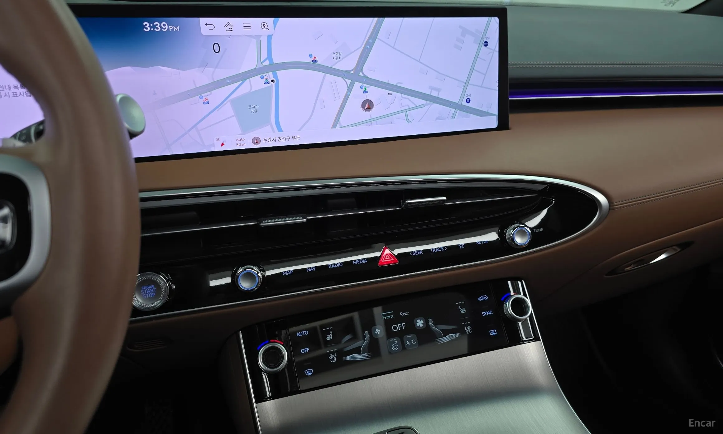 Genesis GV70 превью 14