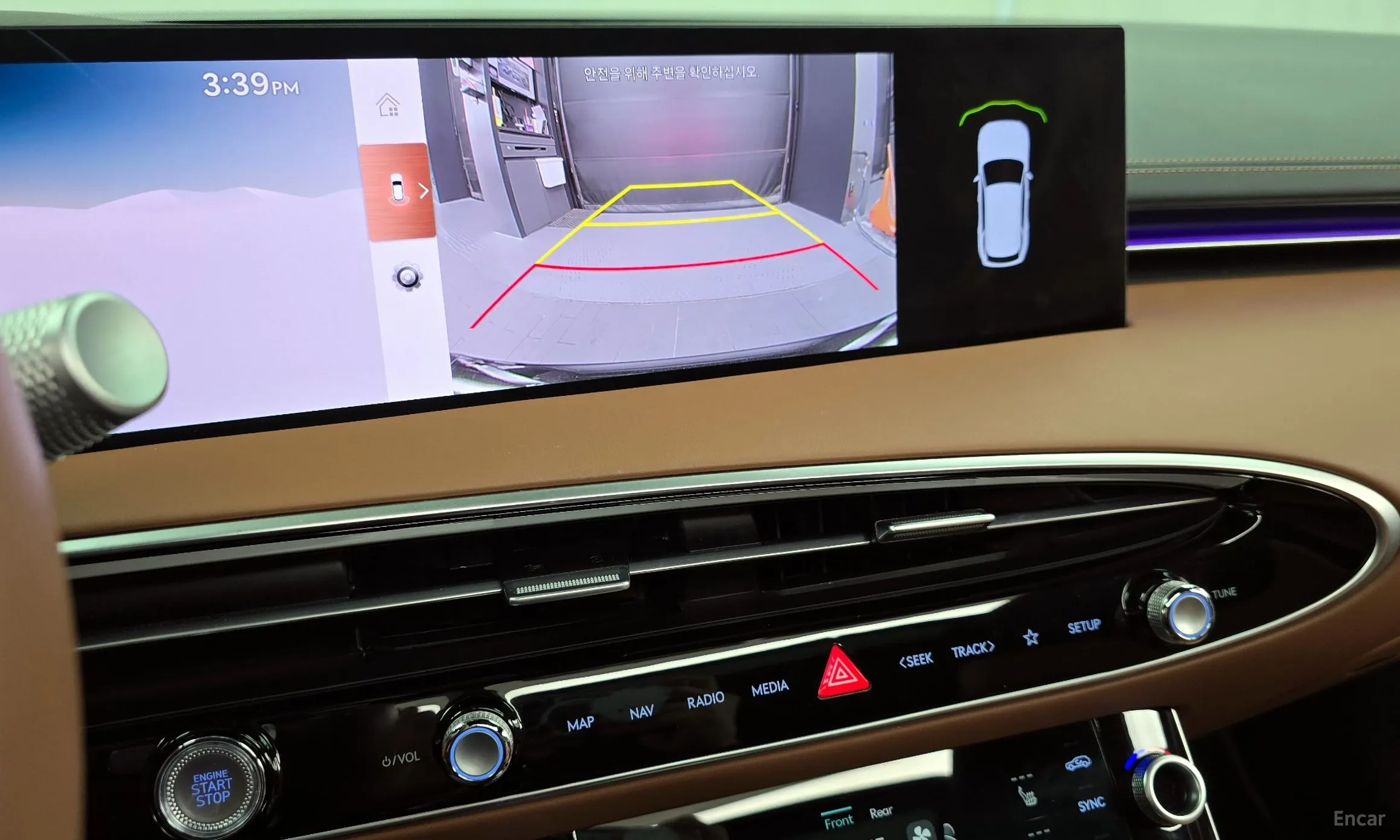Genesis GV70 превью 15