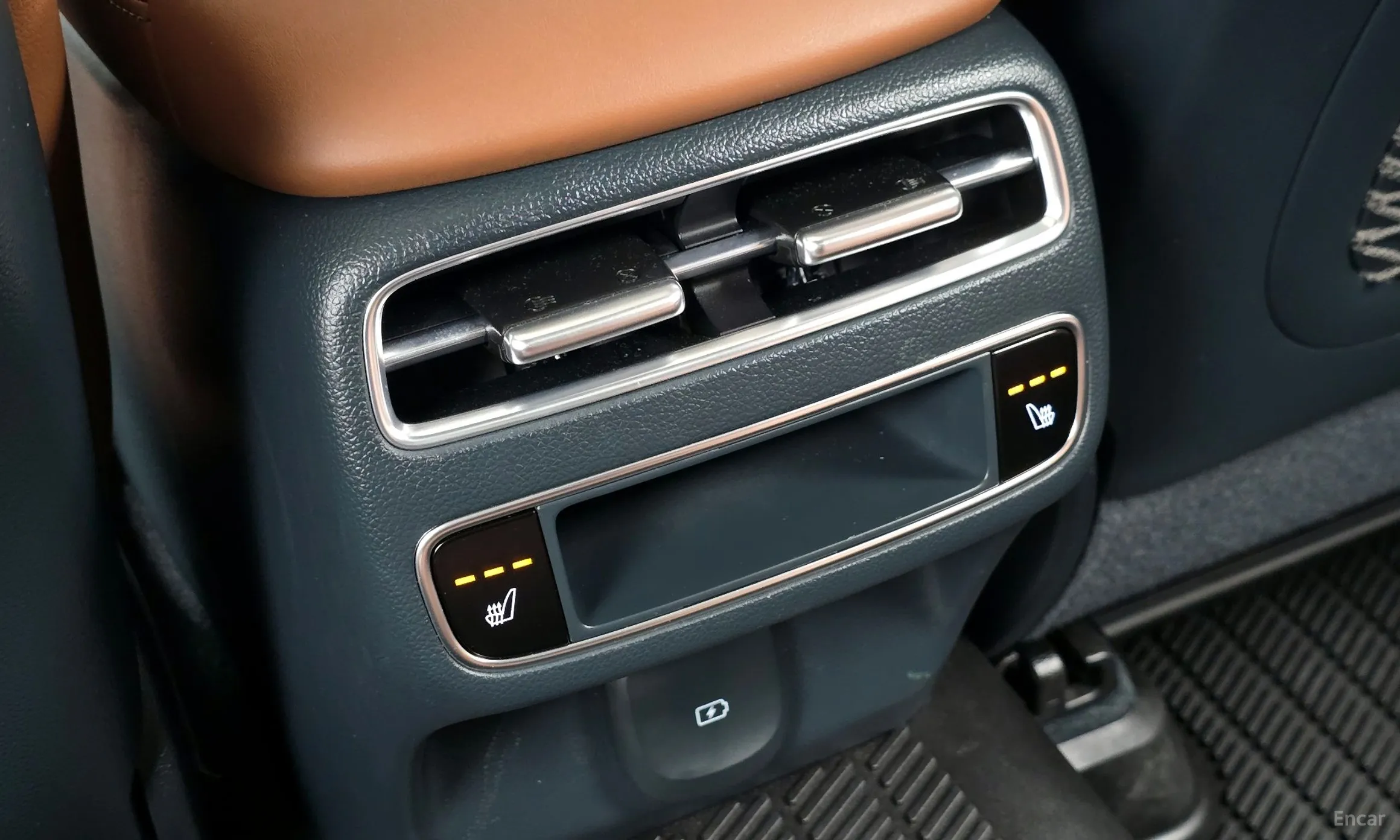 Genesis GV70 превью 19