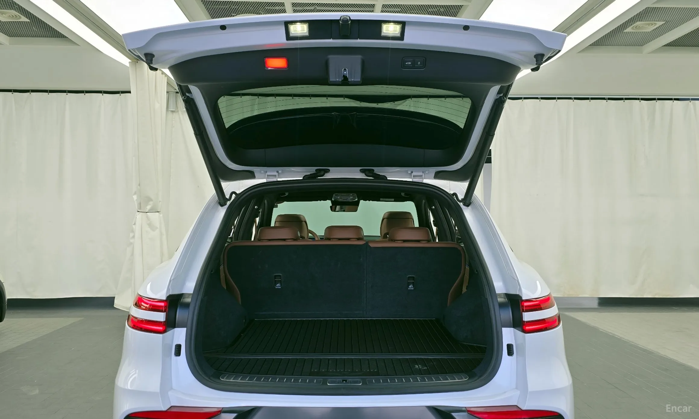 Genesis GV70 превью 20
